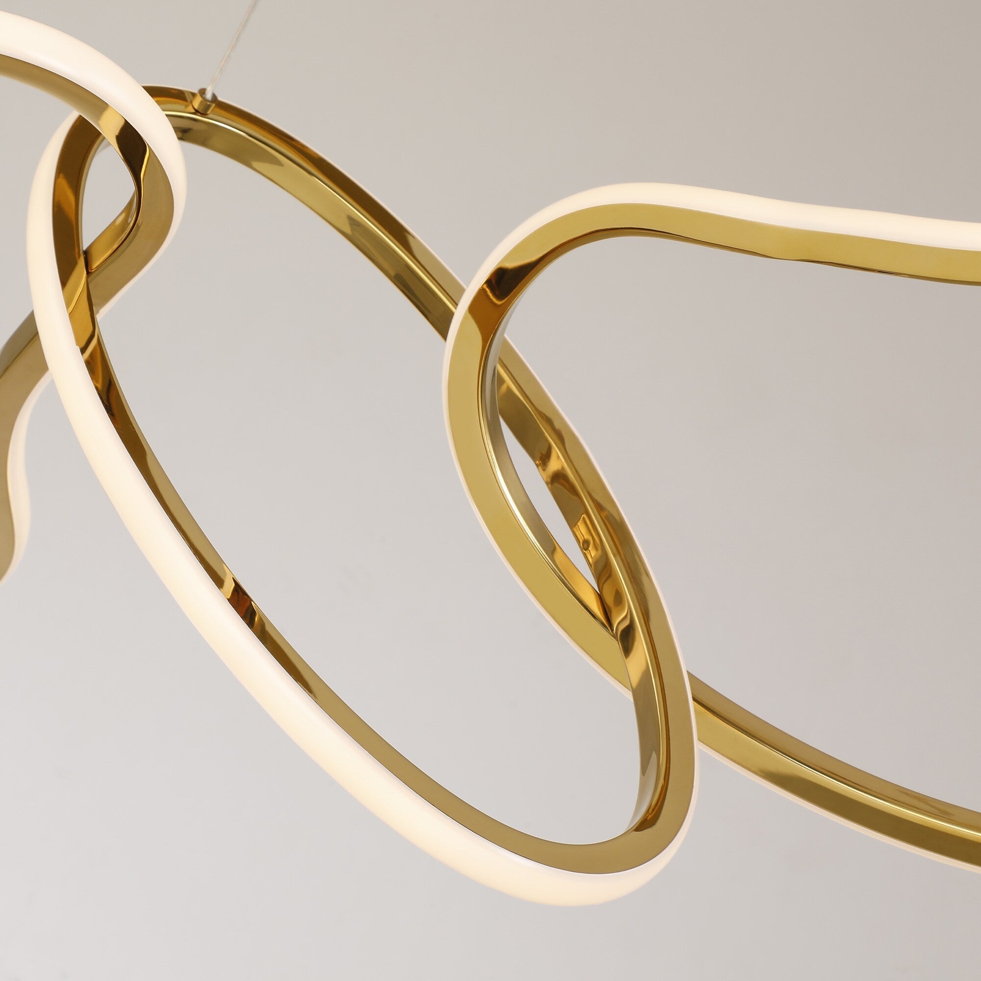 Nordic Luxury Interlocked Stainless Steel LED Chandelier Dining Room Ceiling Light