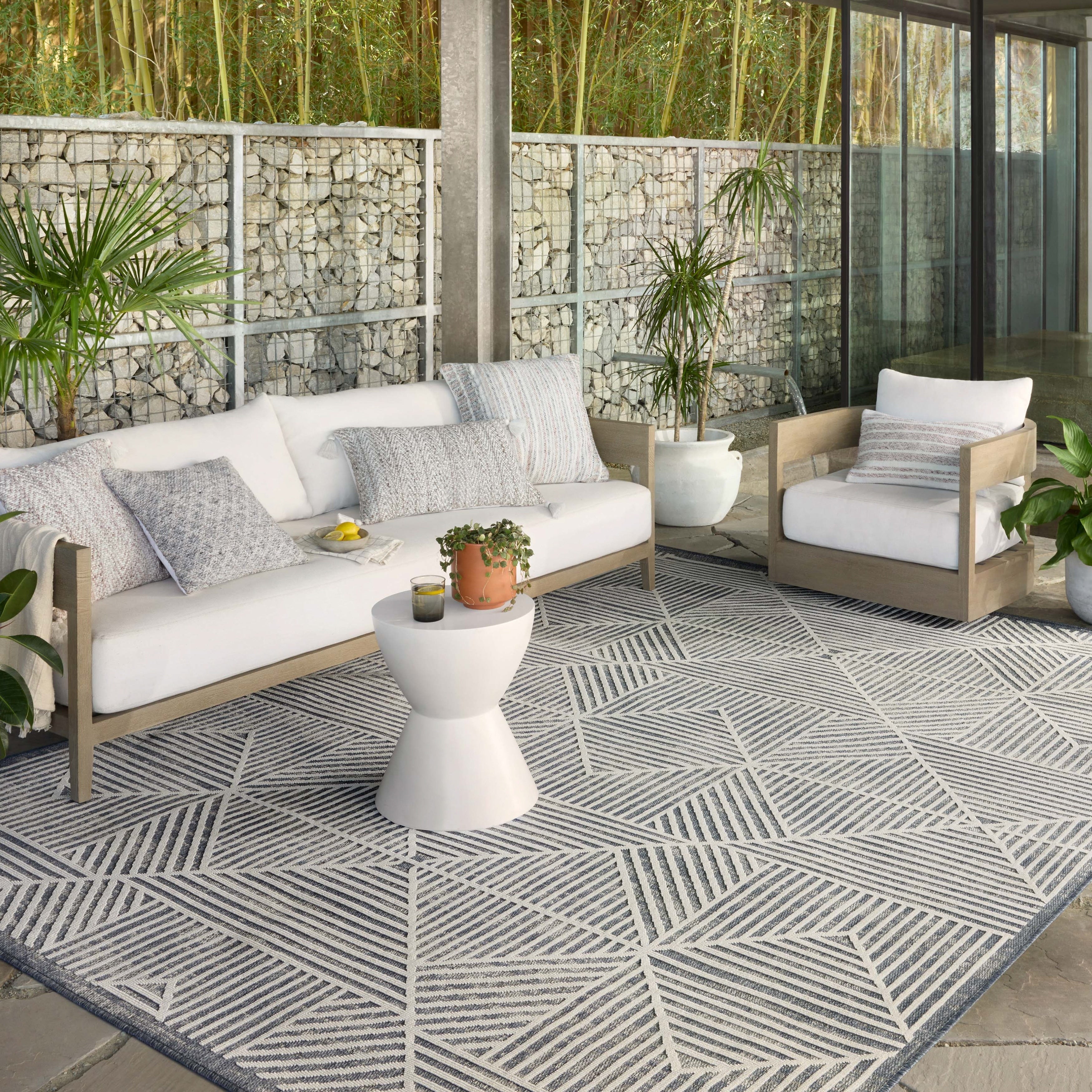 Alexander Home Renee Geometric Modern Indoor / Outdoor Rug