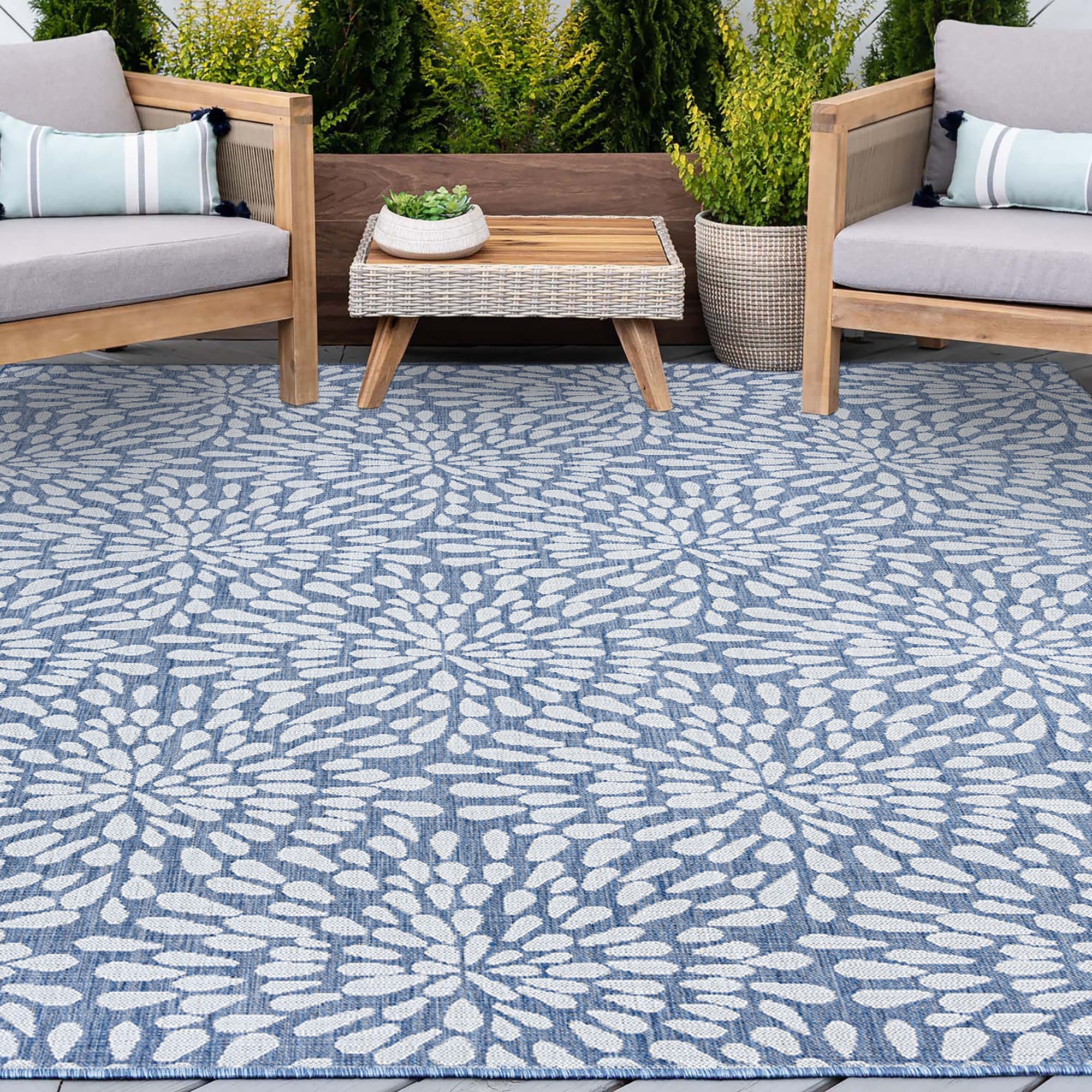 Exo Coastal Floral Indoor/Outdoor Area Rug