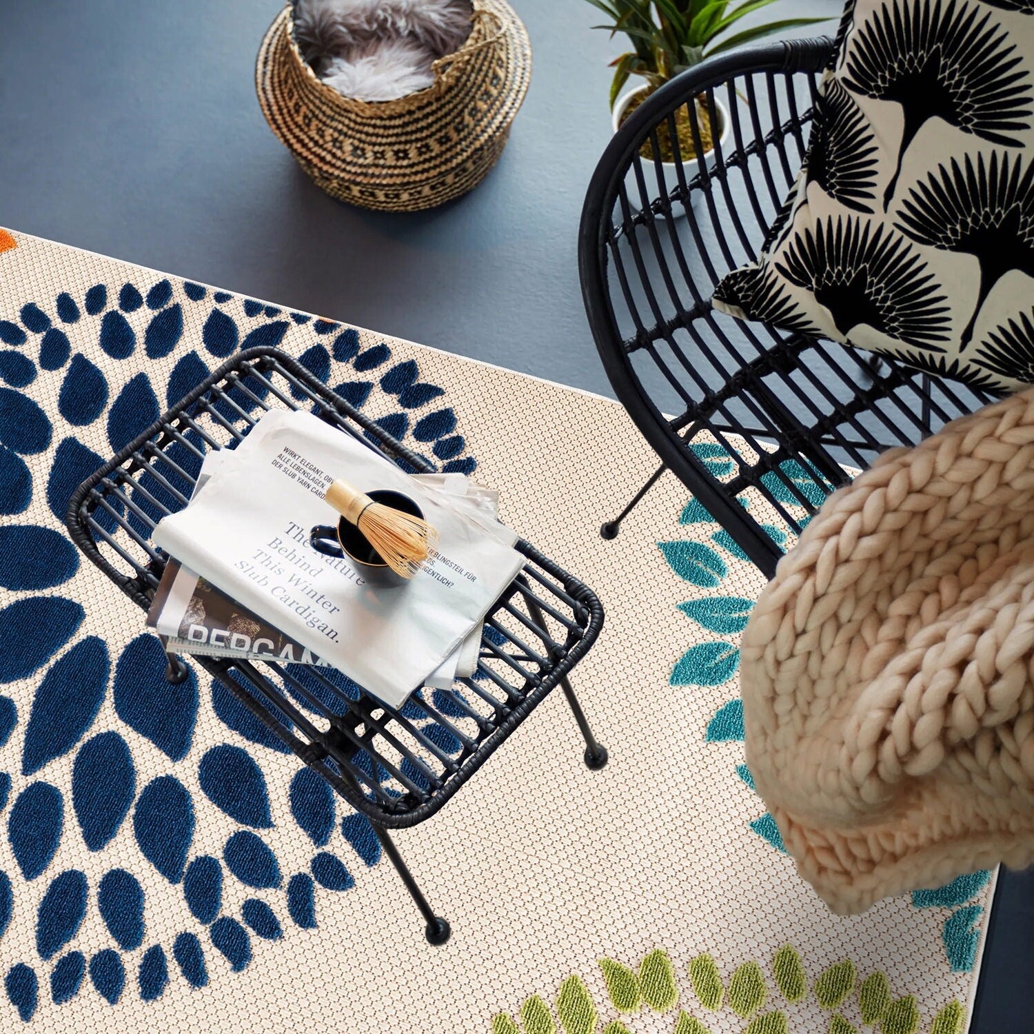 Brescia Modern Floral Circles Indoor/Outdoor Area Rug