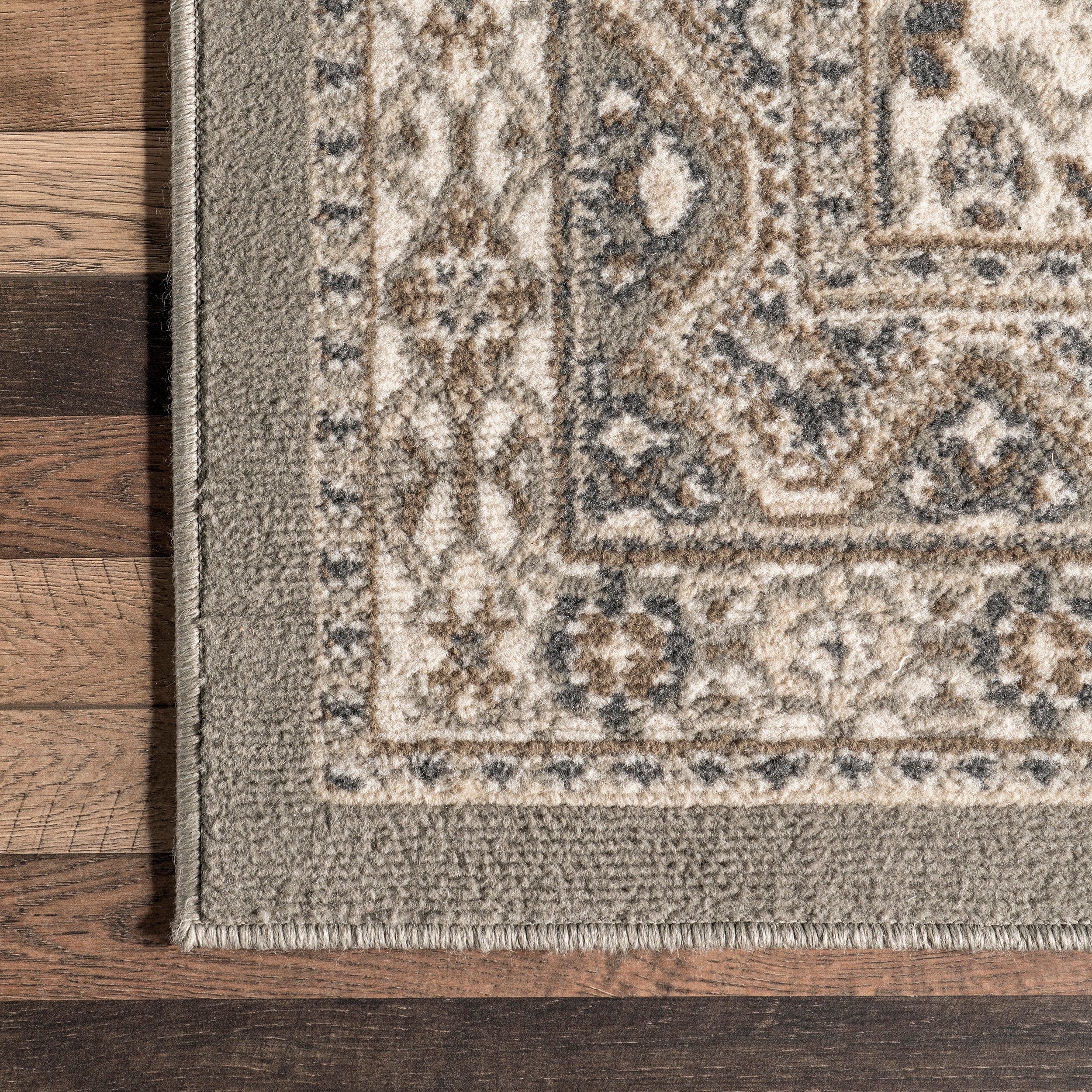Nuloom Becca Traditional Tiled Area Rug