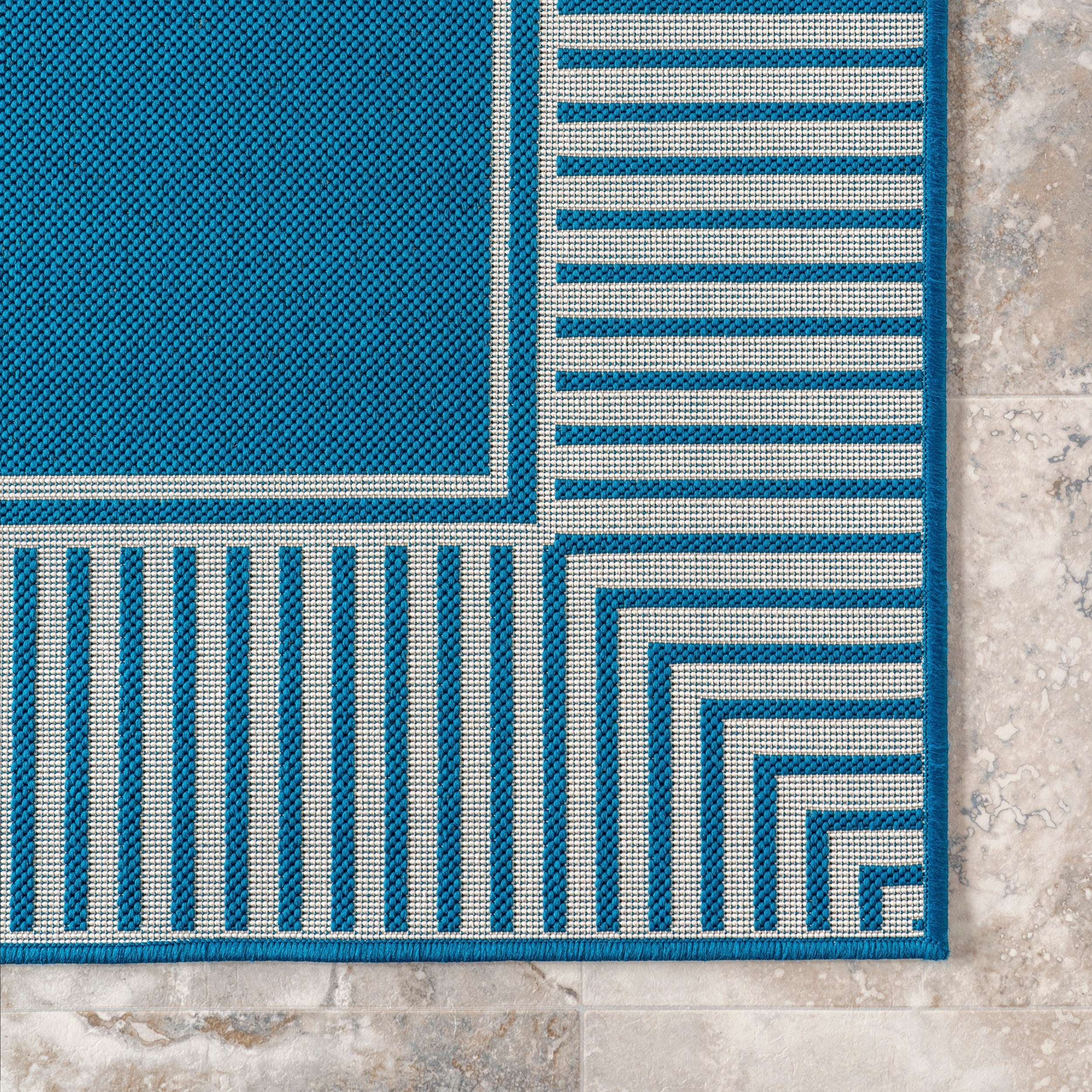 Nuloom Leah Classic Bordered Indoor/Outdoor Area Rug