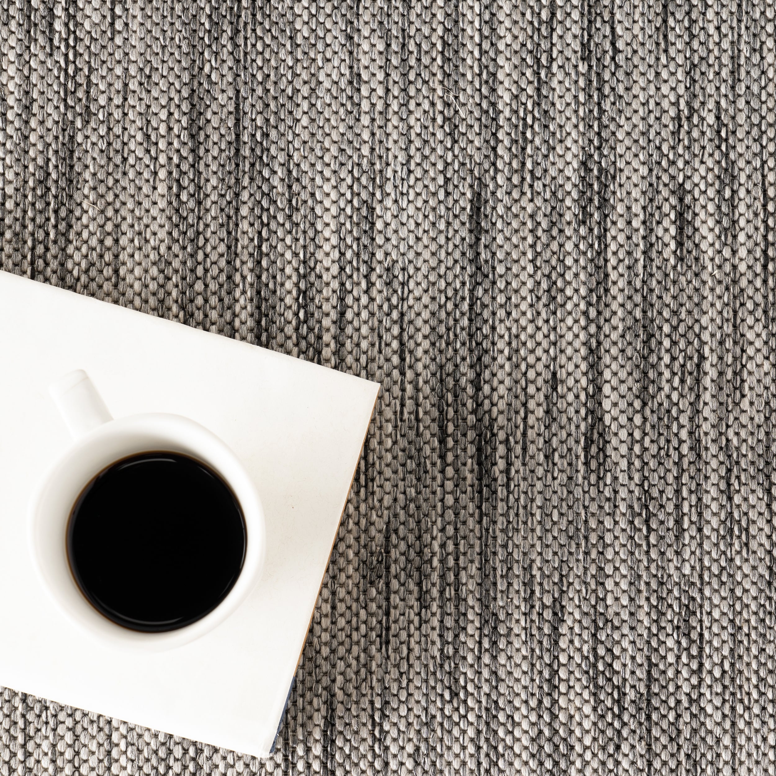 Nuloom Leah Classic Bordered Indoor/Outdoor Area Rug