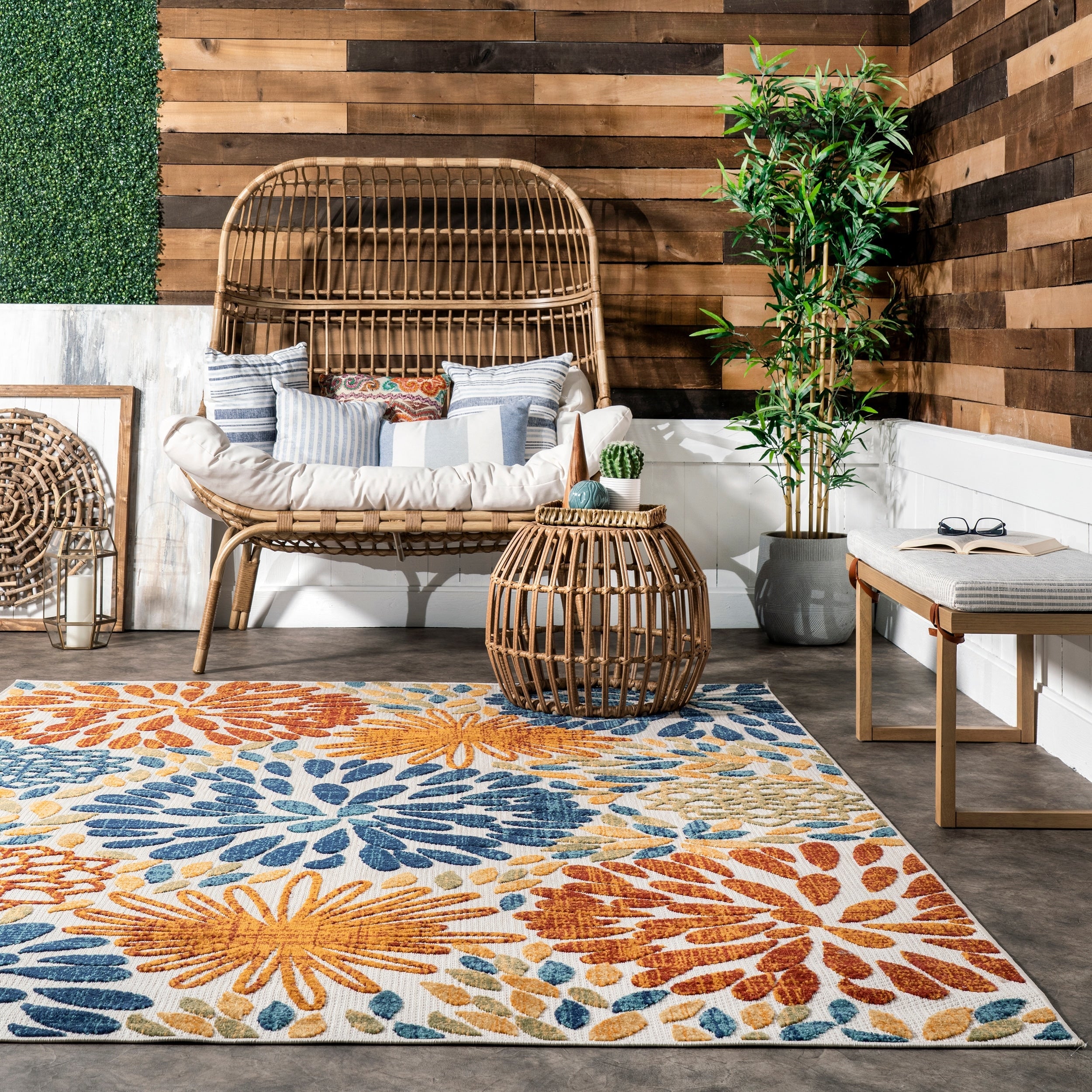 Nuloom Ronda Bold Floral Indoor/Outdoor Area Rug