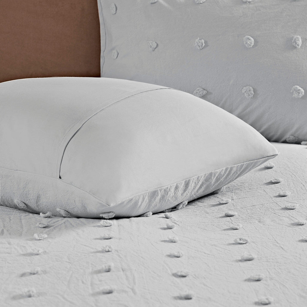 Intelligent Design Maize Cotton Jacquard Duvet Cover Set with Euro Shams and Throw Pillows