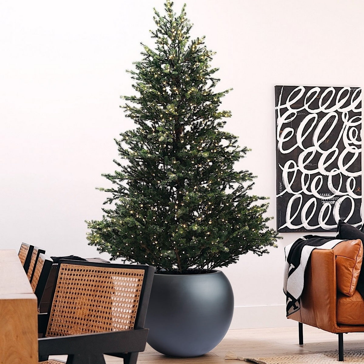 DreamPatio Riverside Fiberstone Modern Sphere Planter for Indoor/Outdoor