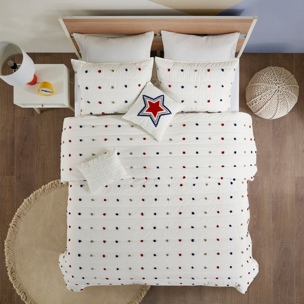 Intelligent Design Kids Ensley Pom Pom Cotton Jacquard Quilt Set with Throw Pillows