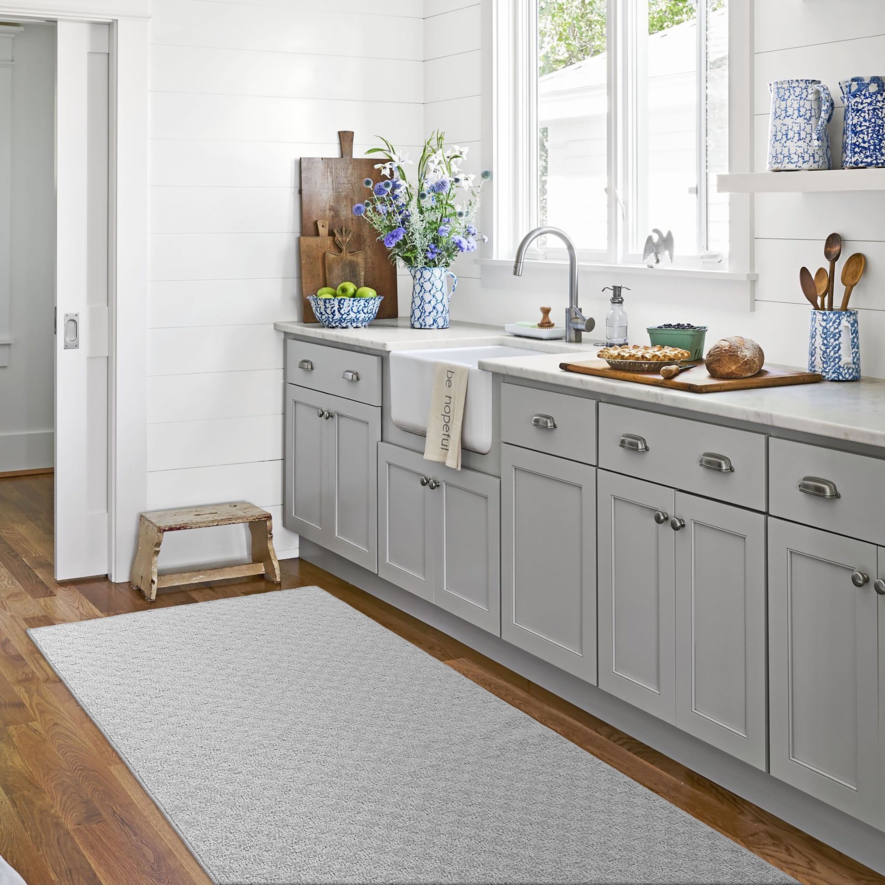 Garland Rug Medallion Solid Indoor Rug