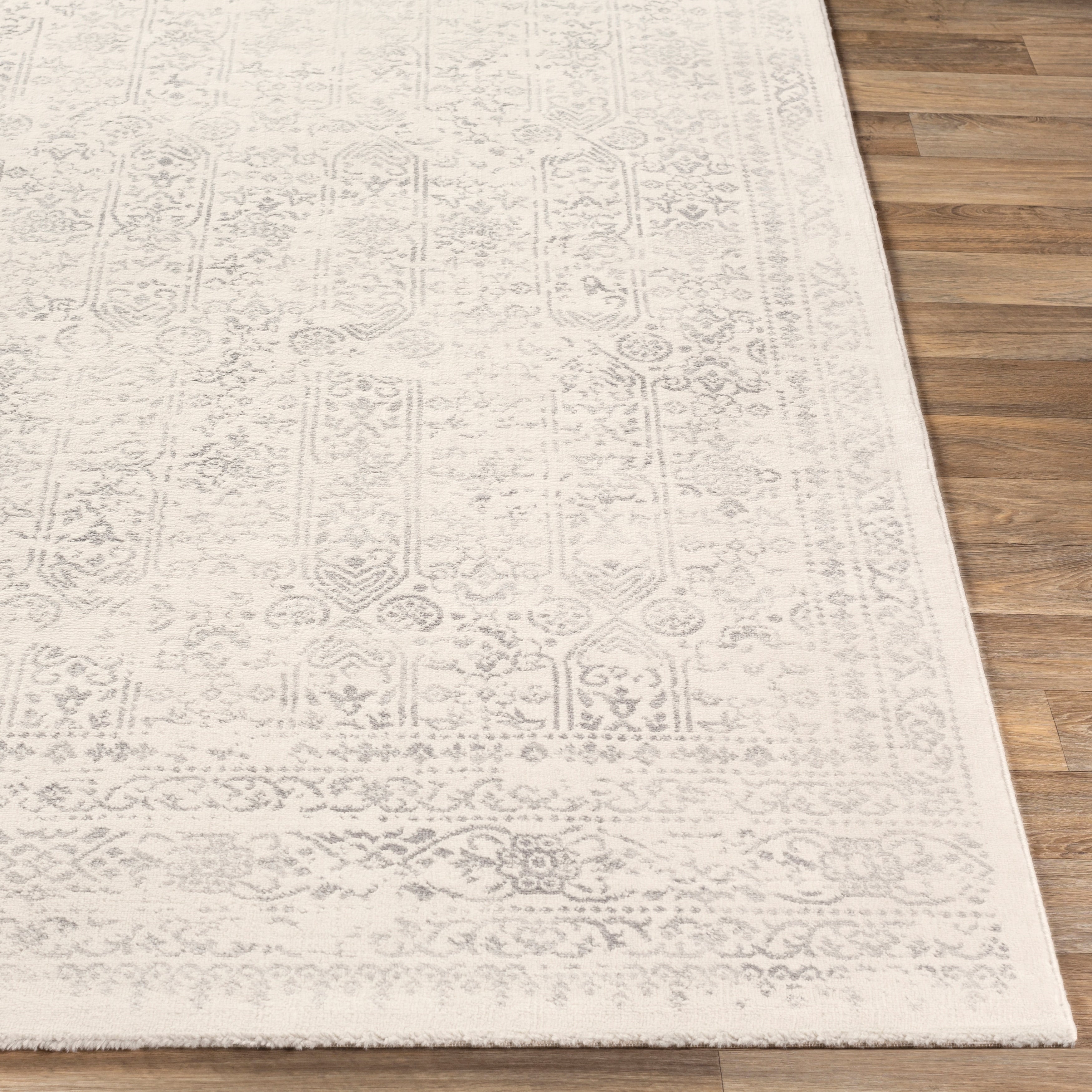 Livabliss Henson Vintage Traditional Area Rug
