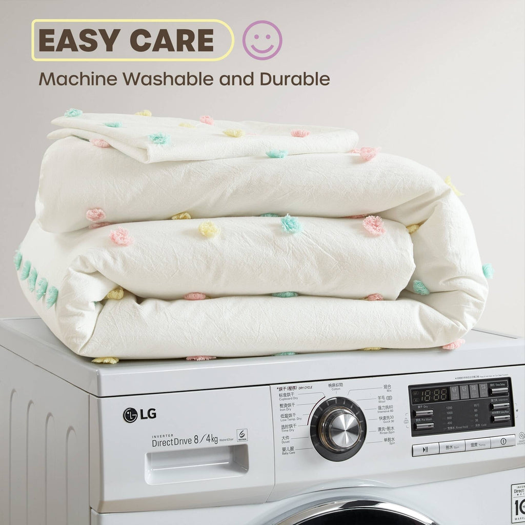 Intelligent Design Kids Ensley Pom Pom Cotton Jacquard Quilt Set with Throw Pillows