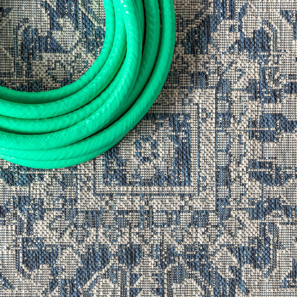 JONATHAN Y Charleston Medallion Indoor/Outdoor Area Rug