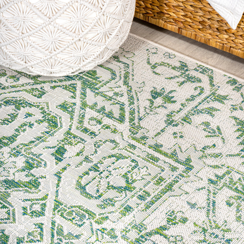 JONATHAN Y Charleston Medallion Indoor/Outdoor Area Rug