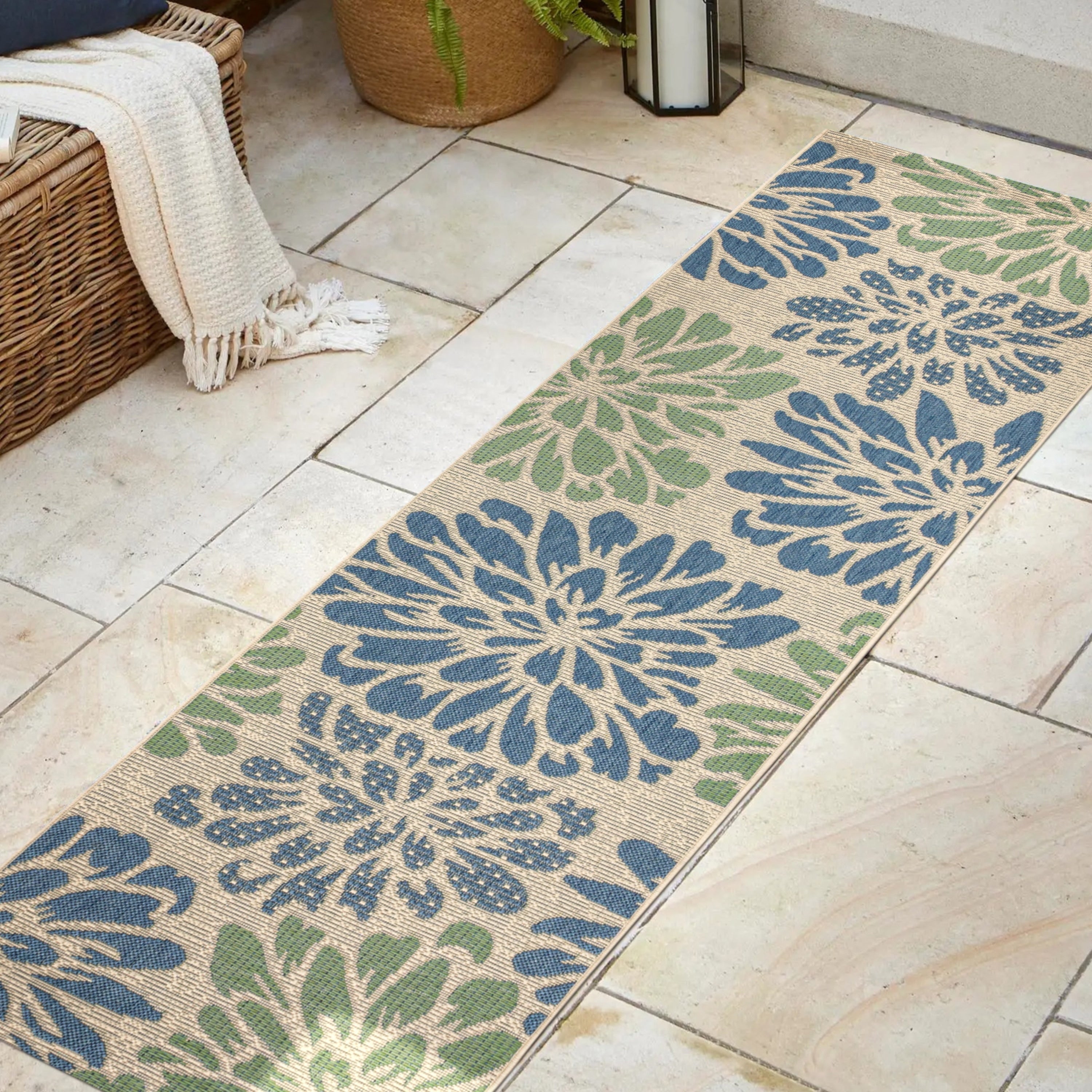 JONATHAN Y Floral Textured Weave Indoor/Outdoor Area Rug