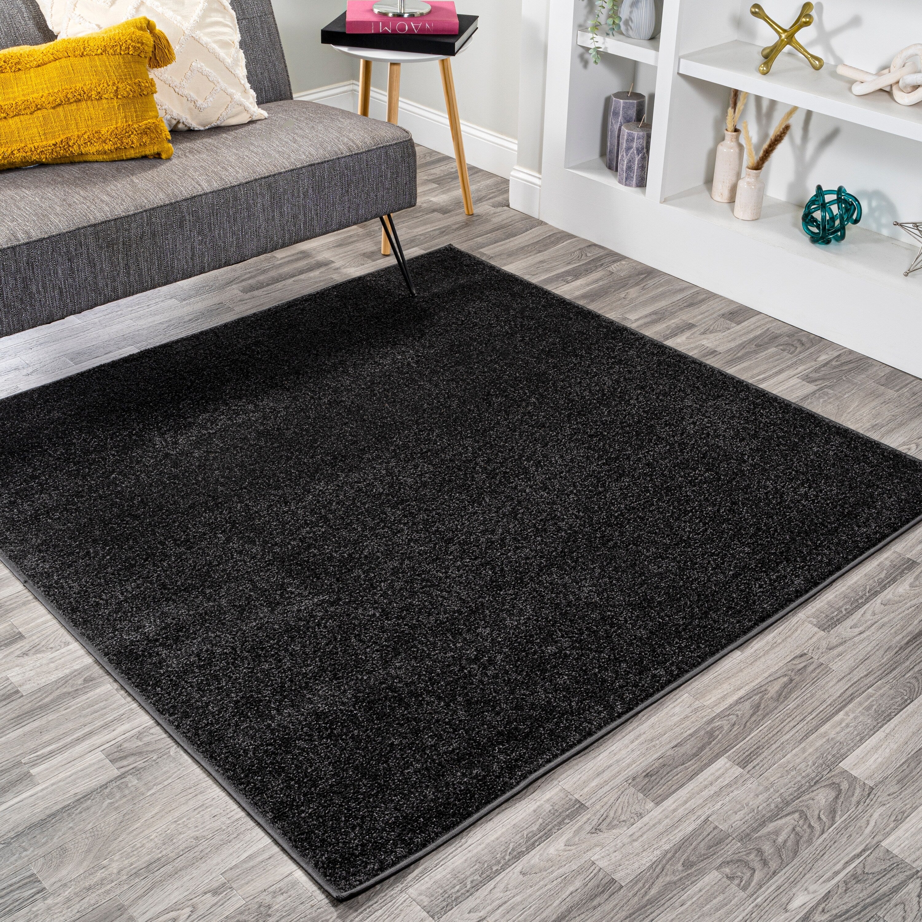 JONATHAN Y Tumbling Solid Low-Pile Area Rug