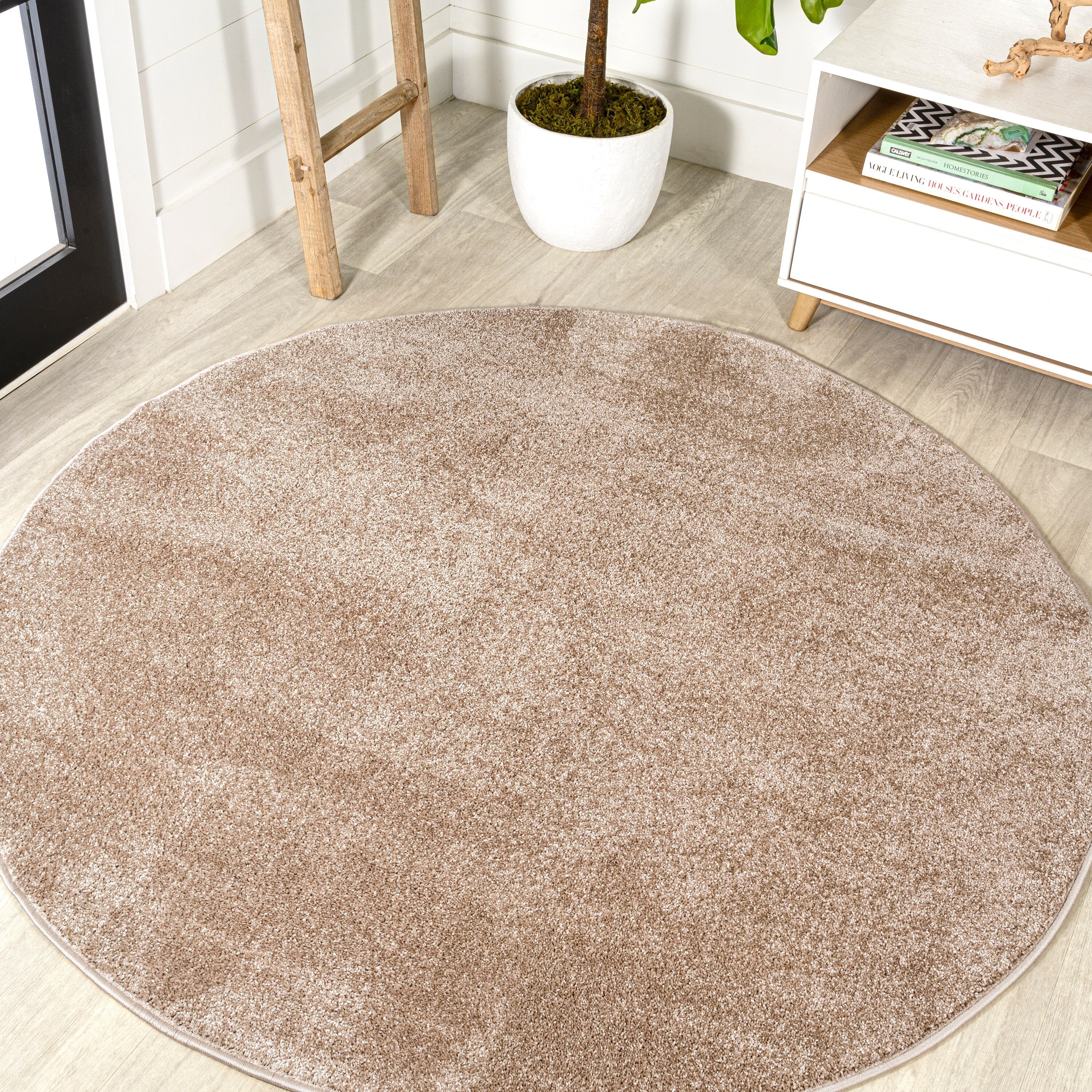 JONATHAN Y Tumbling Solid Low-Pile Area Rug