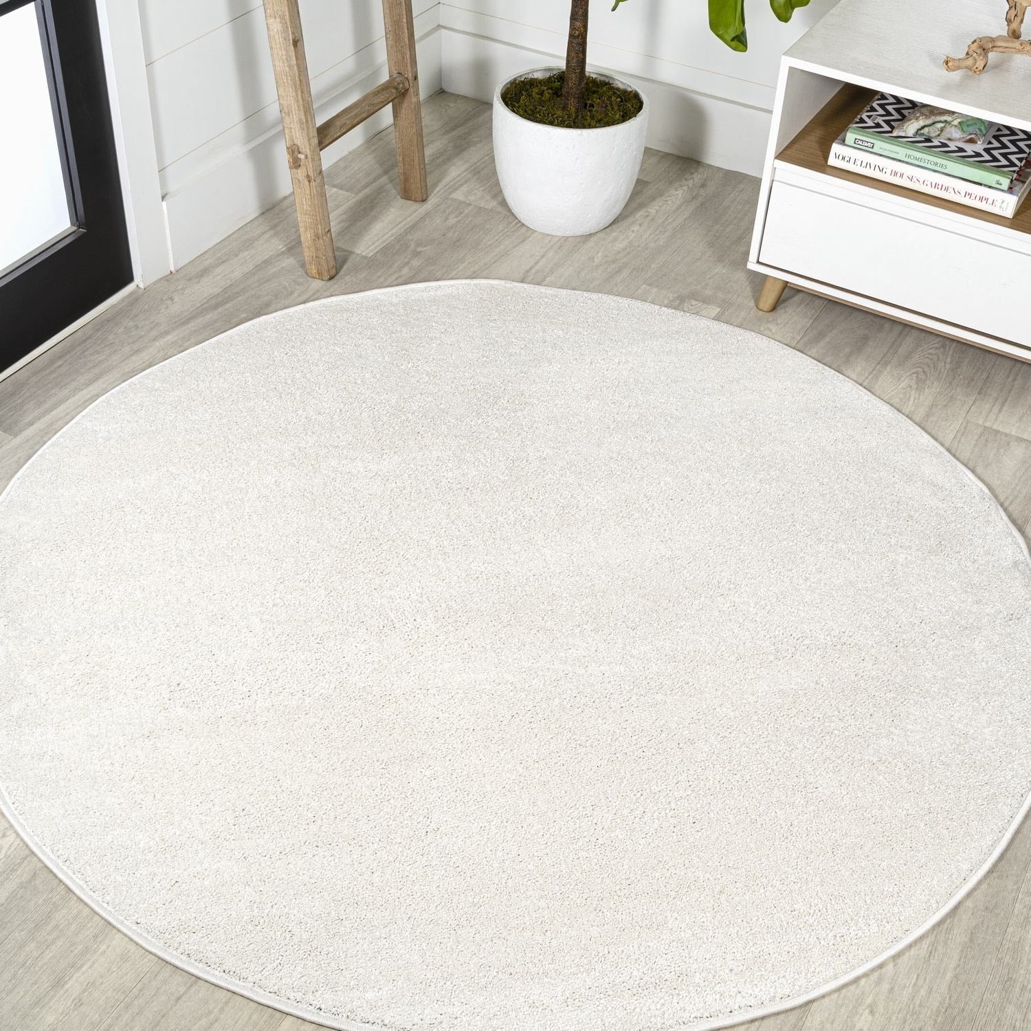 JONATHAN Y Tumbling Solid Low-Pile Area Rug