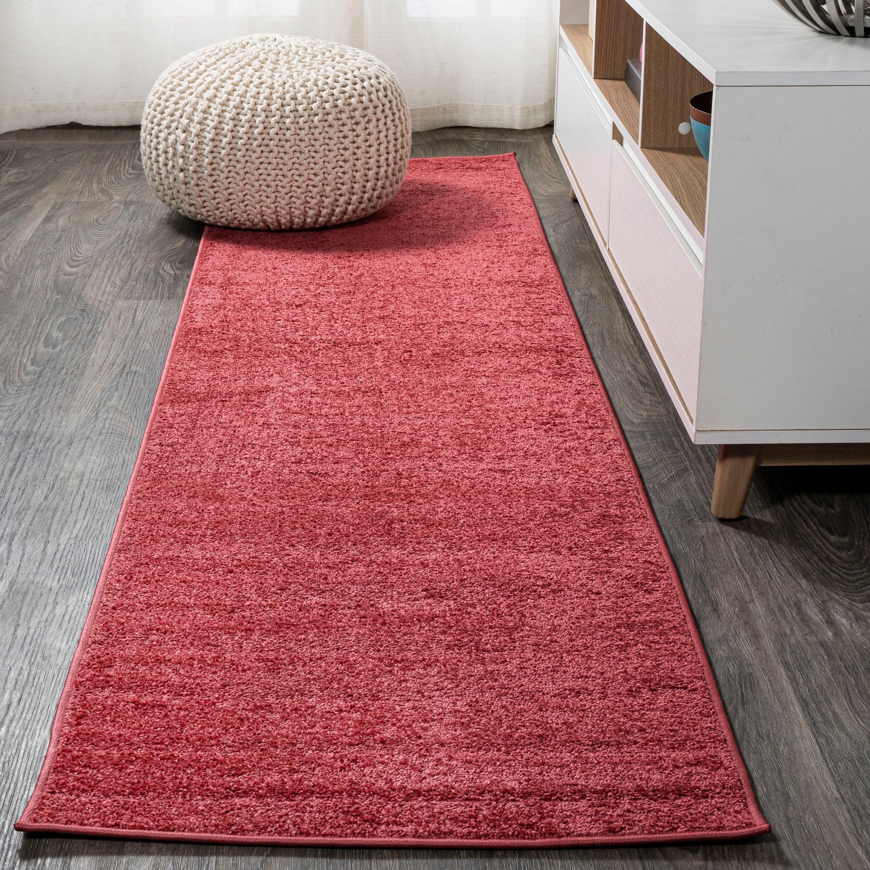 JONATHAN Y Tumbling Solid Low-Pile Area Rug
