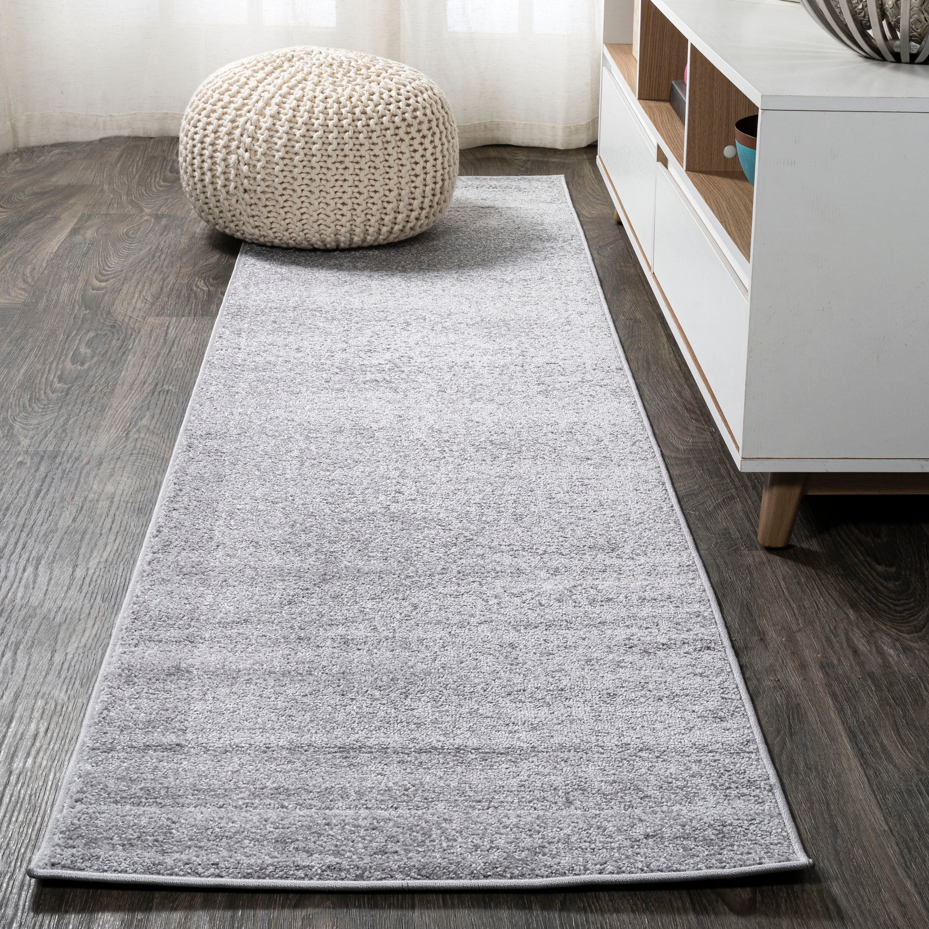 JONATHAN Y Tumbling Solid Low-Pile Area Rug