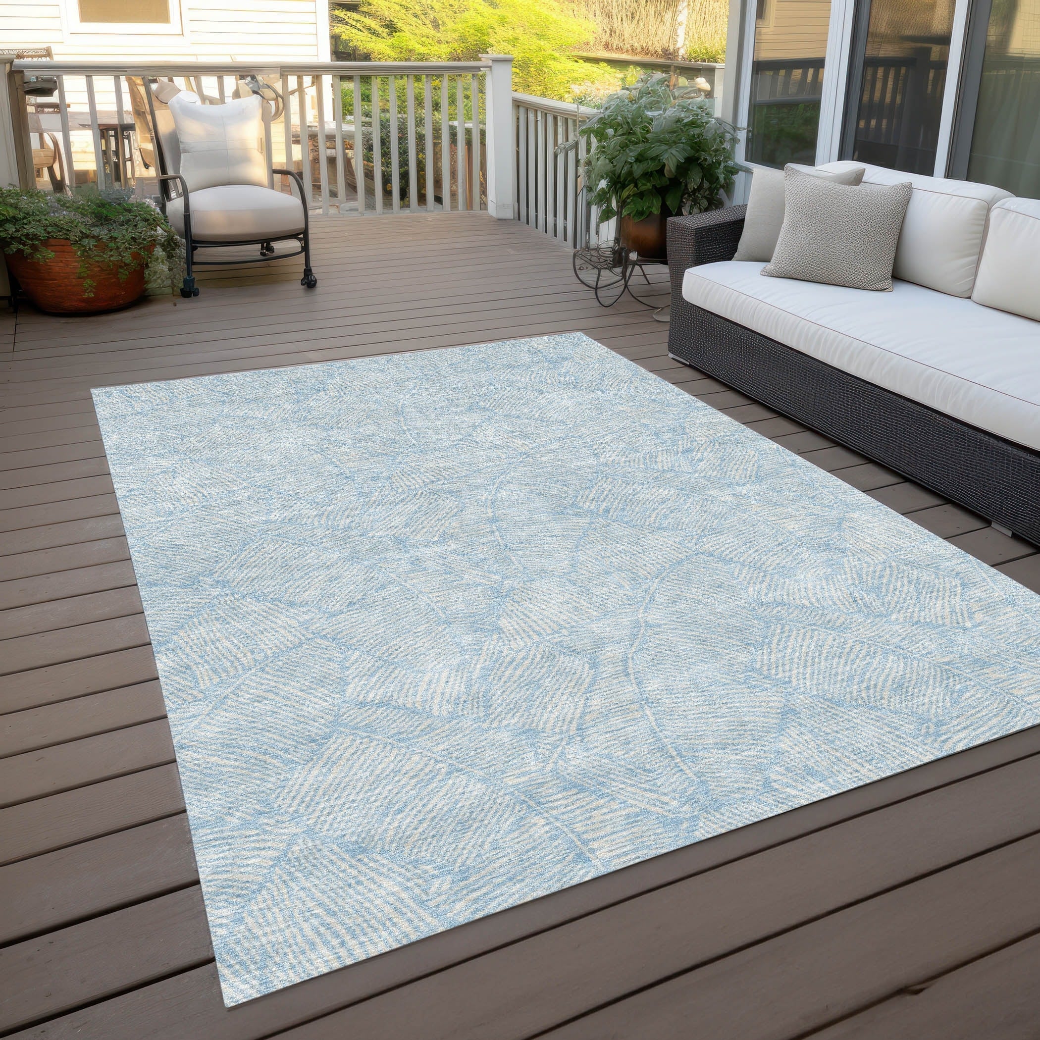 Machine Washable Indoor/ Outdoor Chantille Tropical Palm Rug