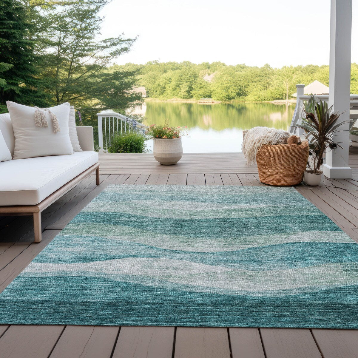 Machine Washable Indoor/ Outdoor Contemporary Waves Chantille Rug