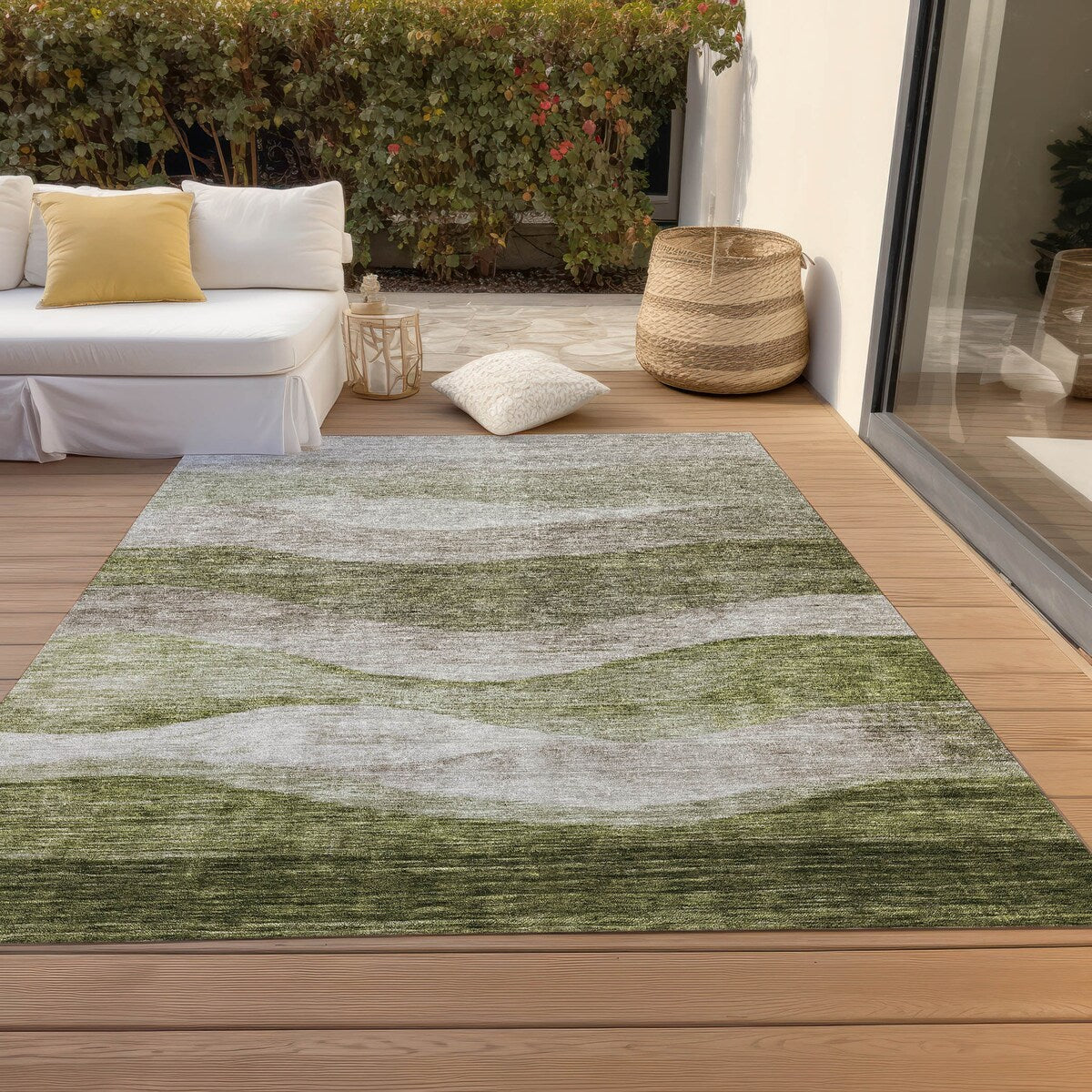 Machine Washable Indoor/ Outdoor Contemporary Waves Chantille Rug