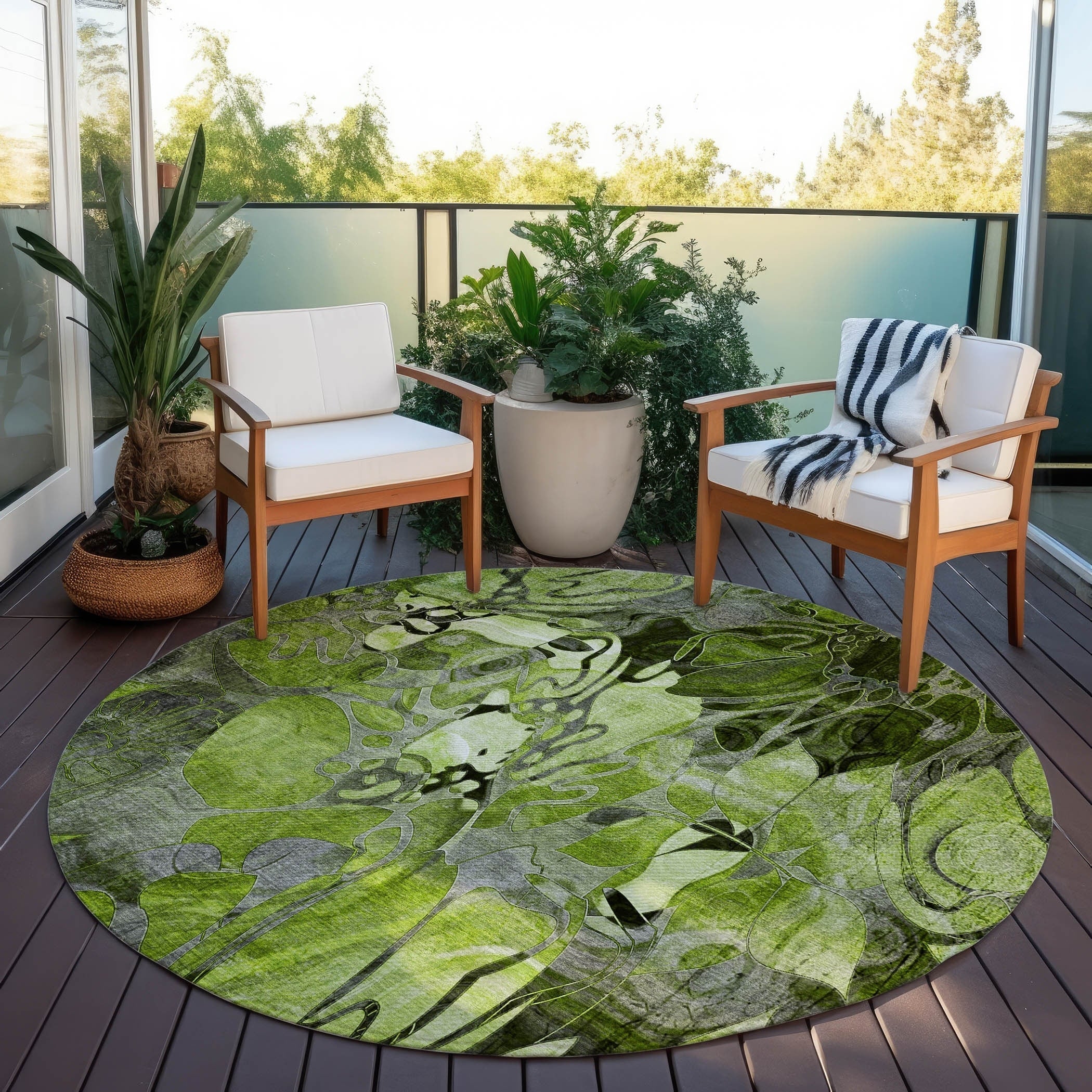 Machine Washable Indoor/ Outdoor Modern Floral Chantille Rug