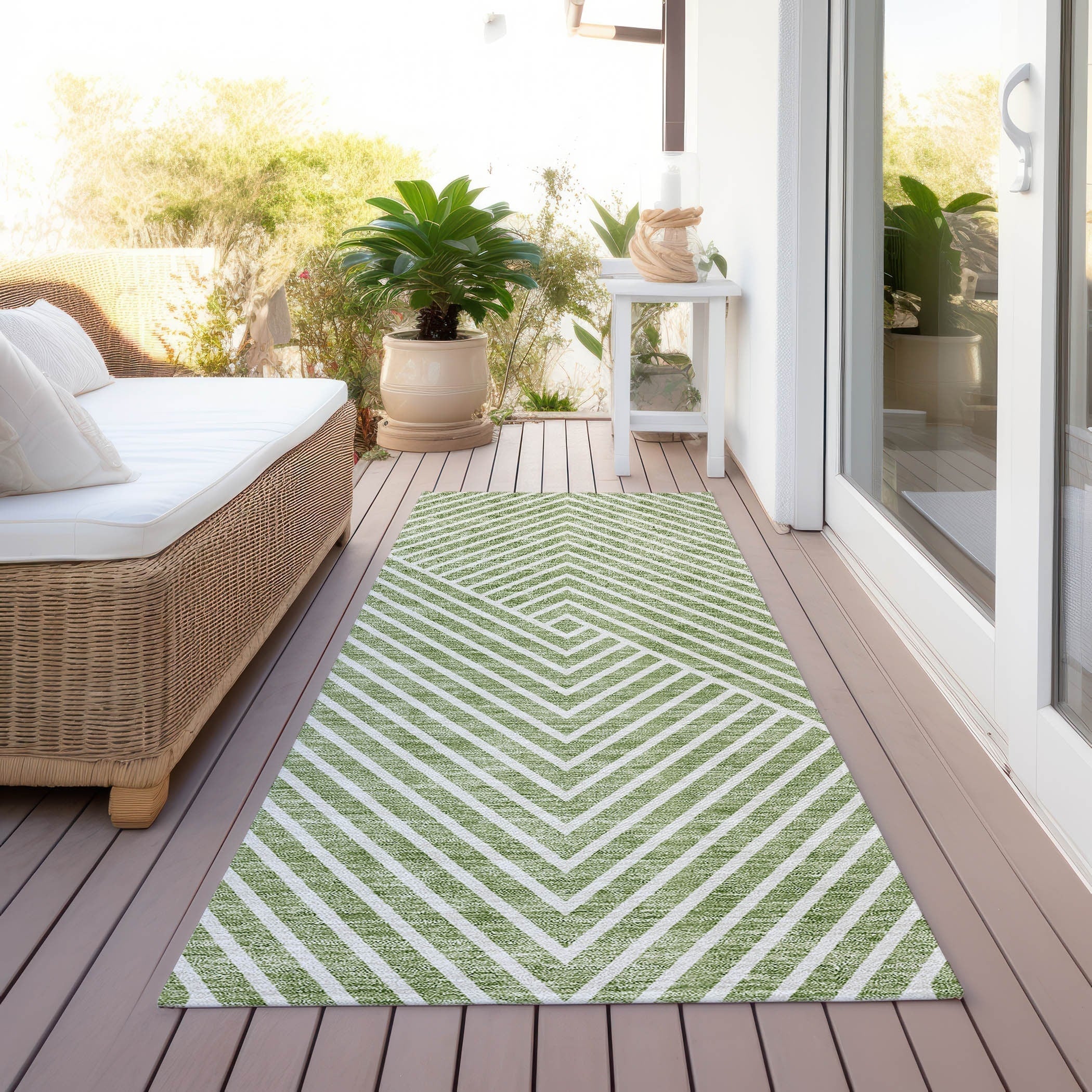 Machine Washable Indoor/ Outdoor Modern Geo Chantille Rug