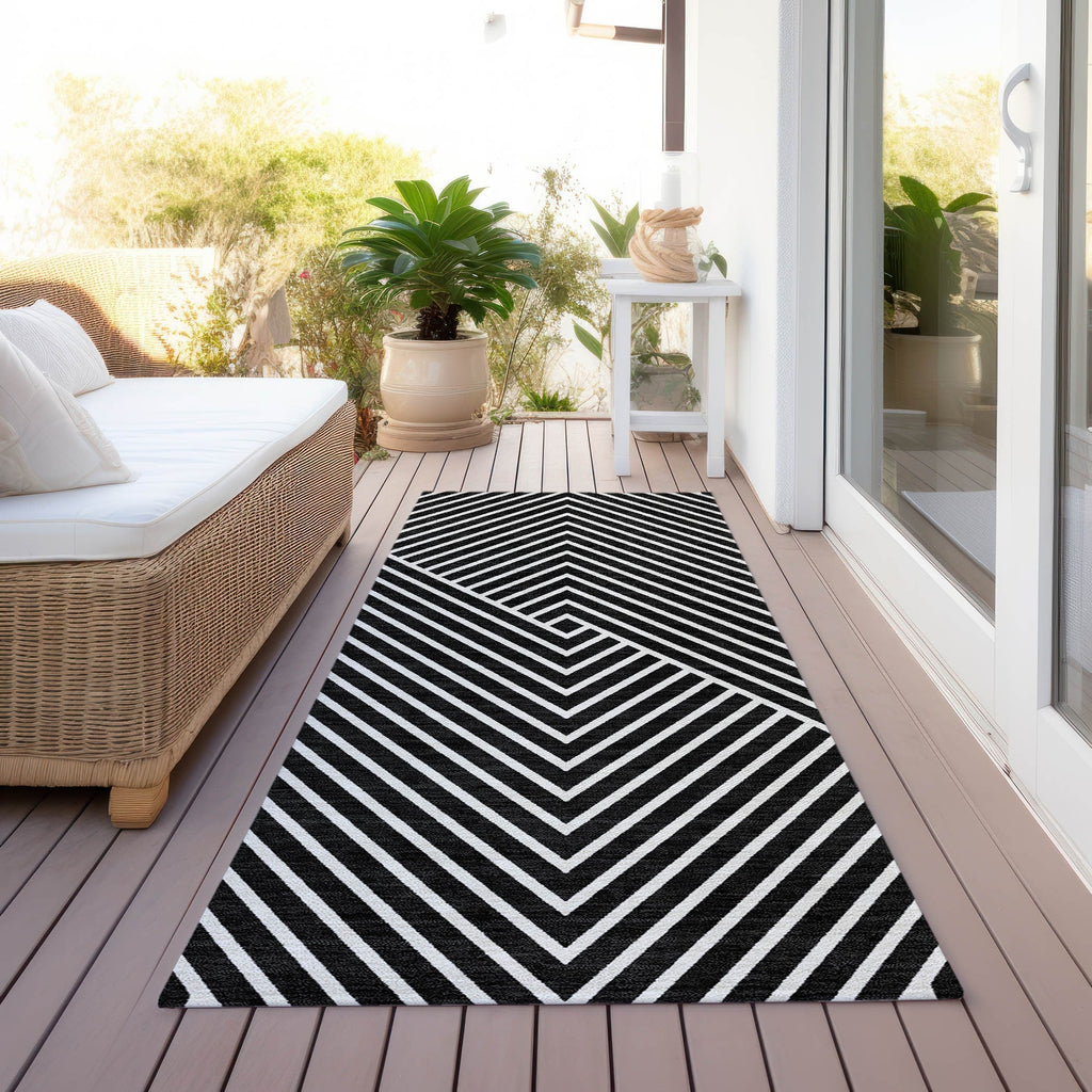 Machine Washable Indoor/ Outdoor Modern Geo Chantille Rug