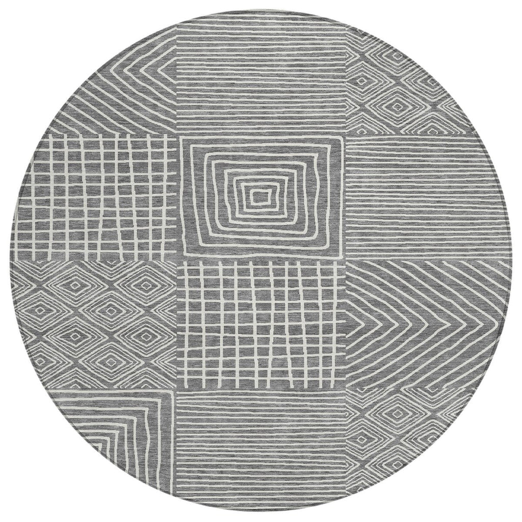 Machine Washable Indoor/ Outdoor Modern Mosaic Chantille Rug