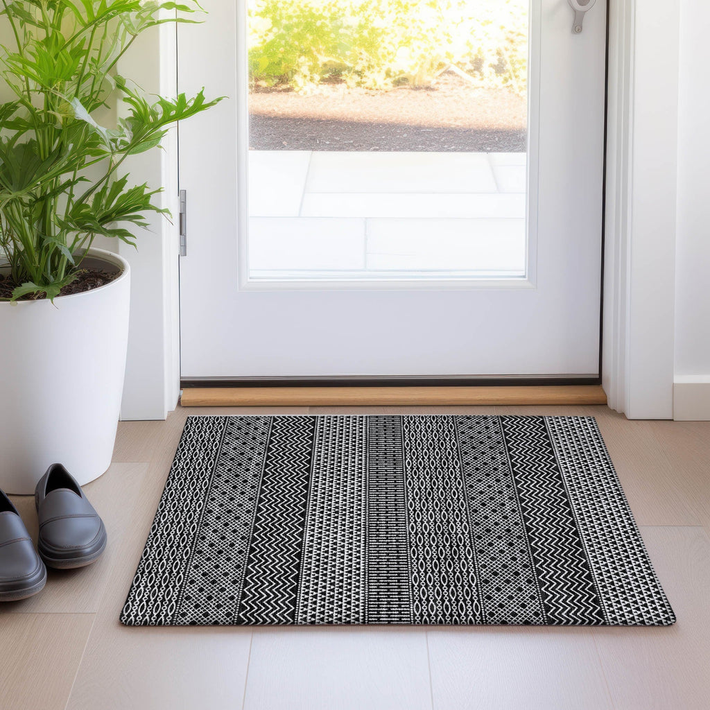 Machine Washable Indoor/ Outdoor Modern Stripes Chantille Rug