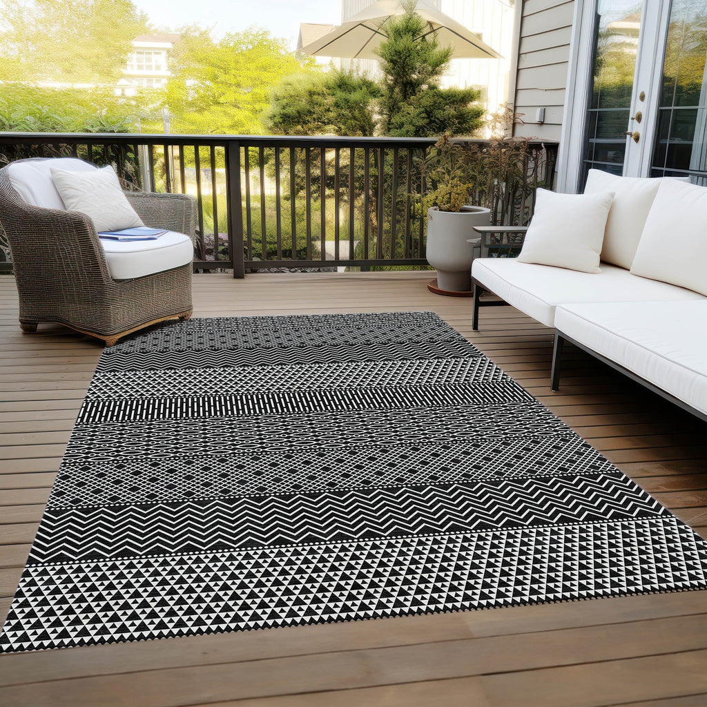 Machine Washable Indoor/ Outdoor Modern Stripes Chantille Rug