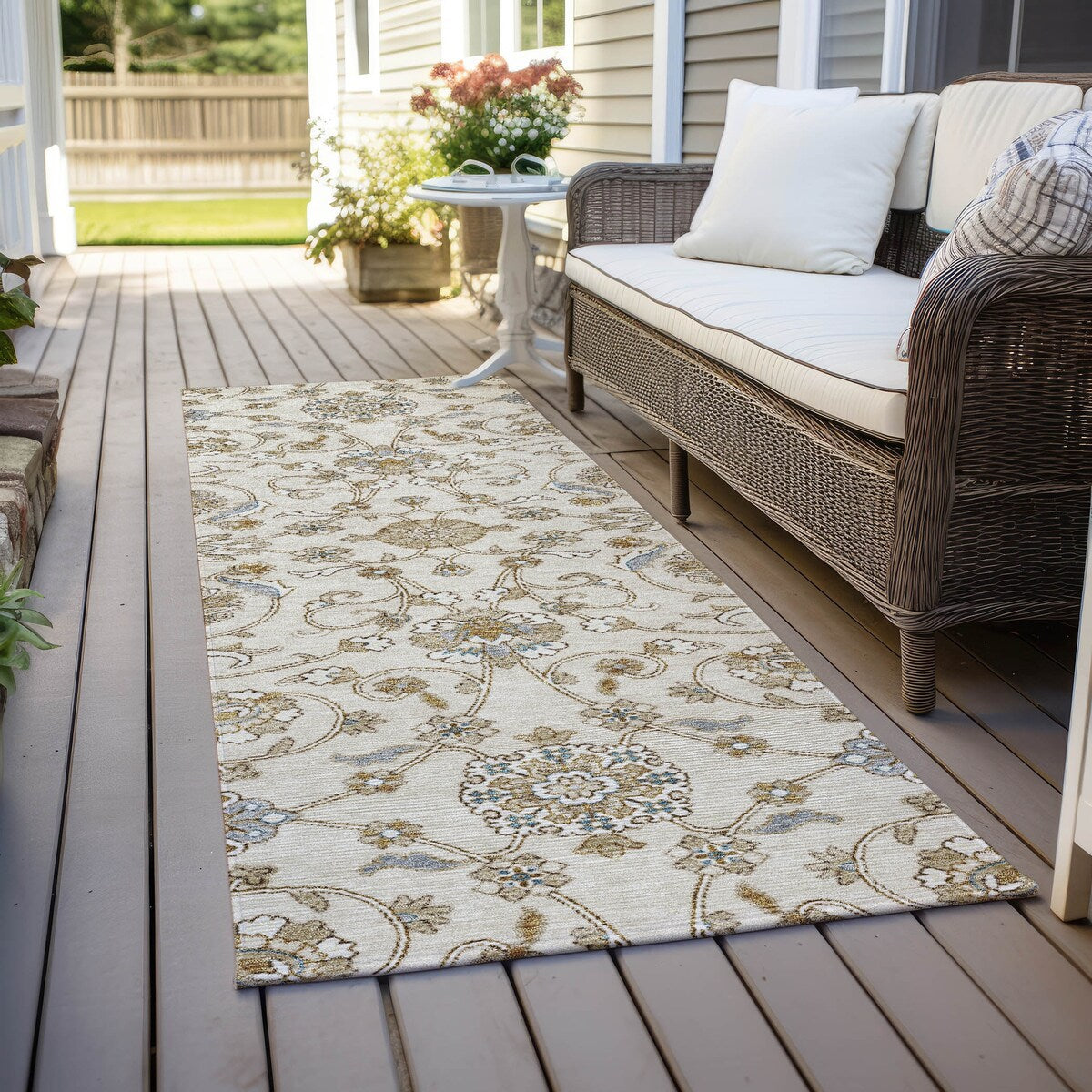 Machine Washable Indoor/ Outdoor Traditional KashanChantille Rug