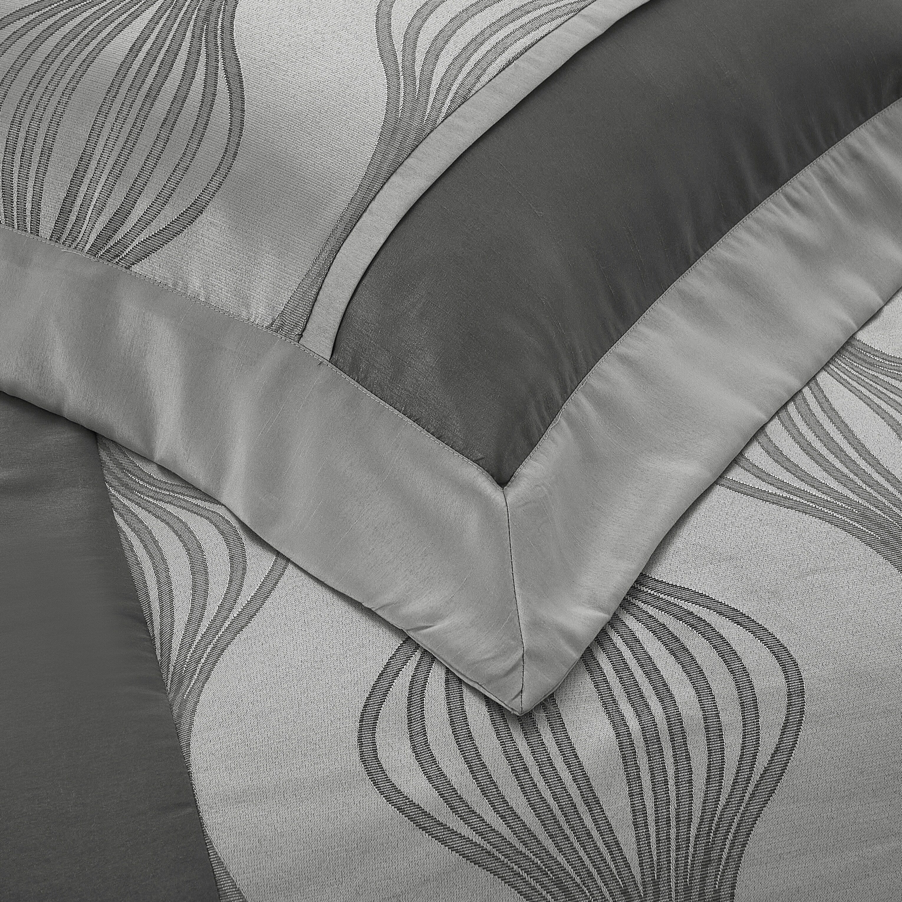 Nanshing Daniella 7-Piece Modern Geometric Comforter Set