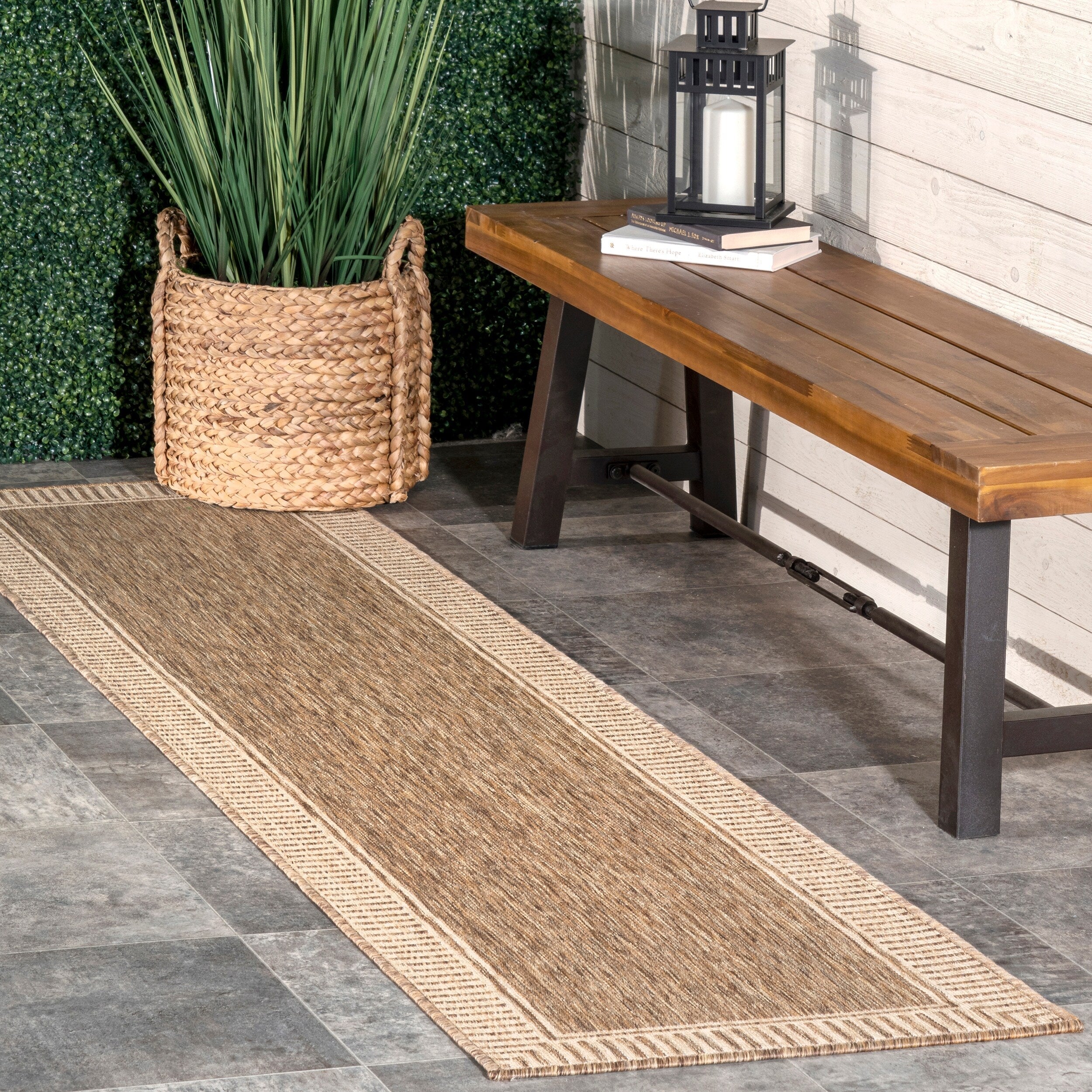 Nuloom Leah Classic Bordered Indoor/Outdoor Area Rug