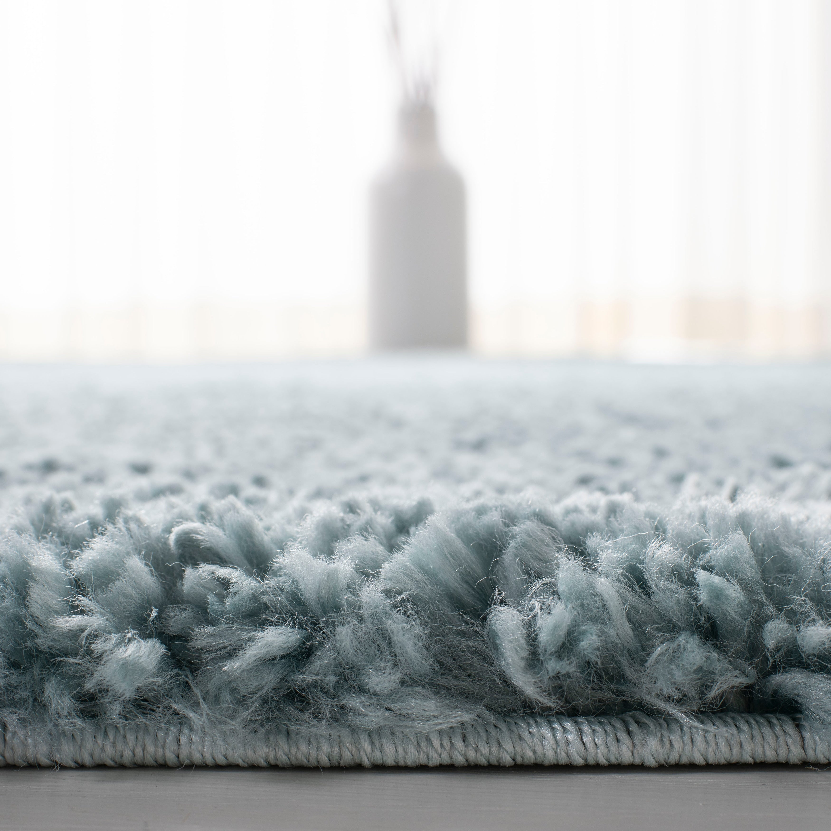 SAFAVIEH August Wilhelma Shag Solid 1.2-inch Thick Area Rug