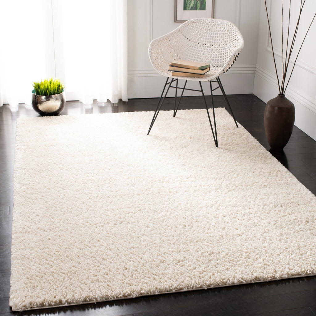 SAFAVIEH August Wilhelma Shag Solid 1.2-inch Thick Area Rug