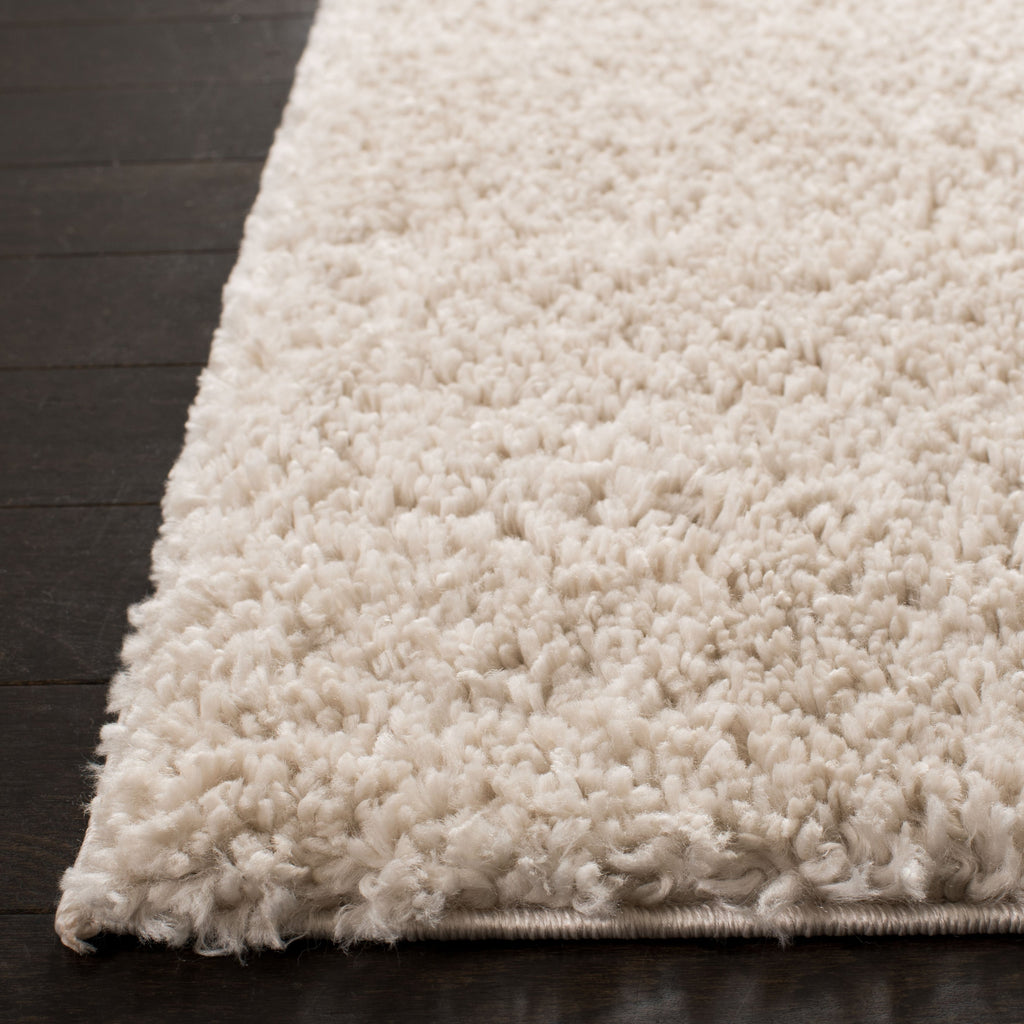 SAFAVIEH August Wilhelma Shag Solid 1.2-inch Thick Area Rug