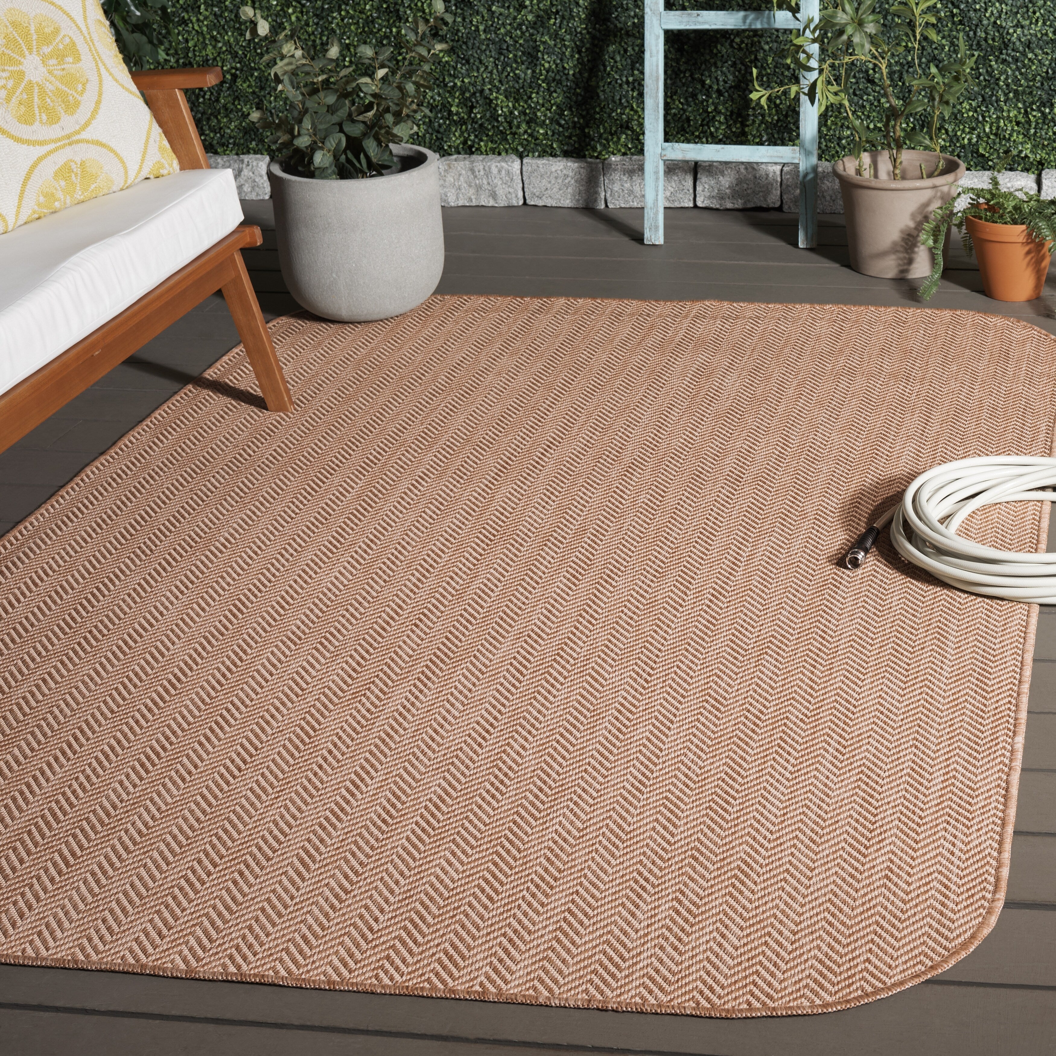 SAFAVIEH Courtyard Ilmur Indoor/ Outdoor Waterproof Patio Backyard Rug
