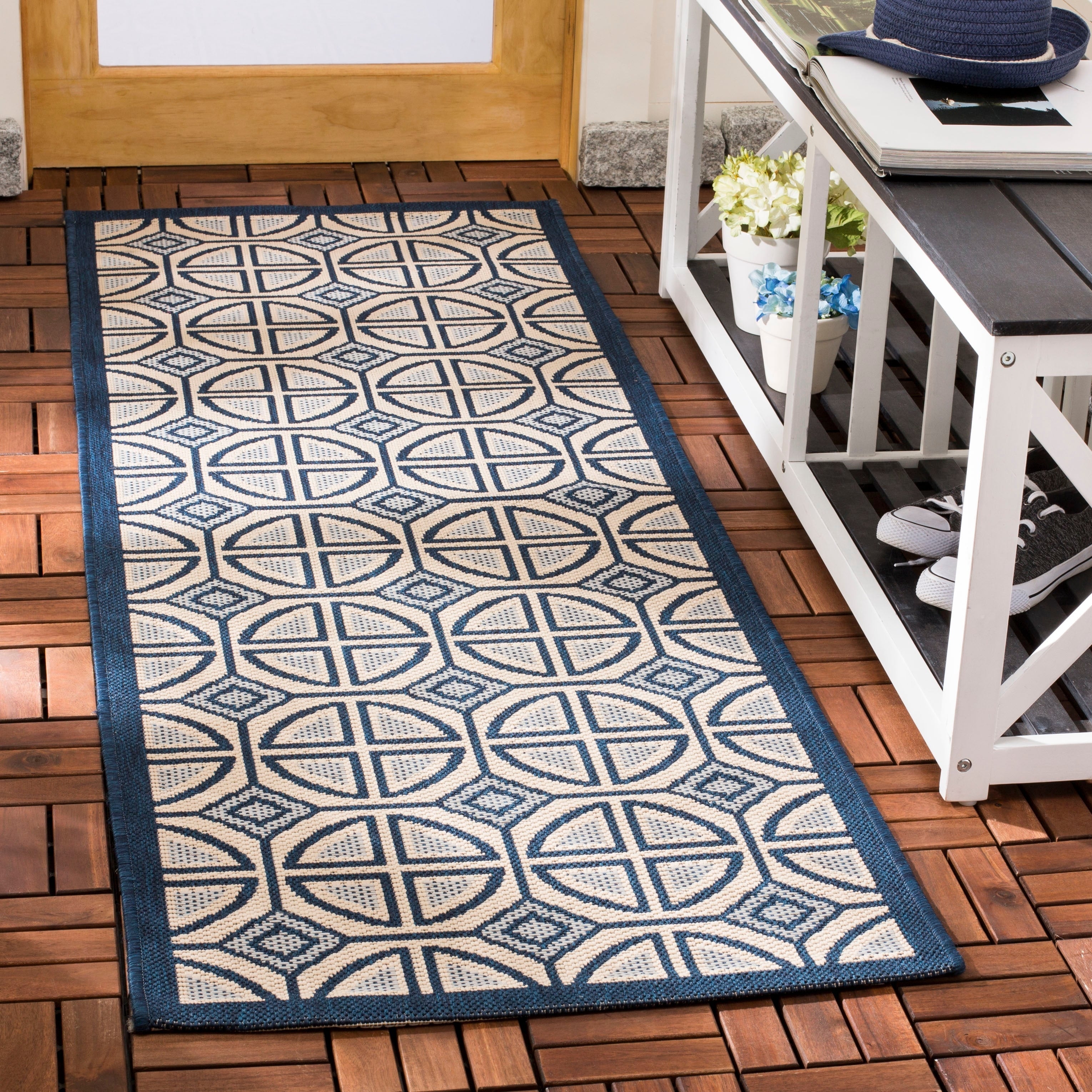 SAFAVIEH Courtyard Saundra Indoor/ Outdoor Waterproof Patio Backyard Rug
