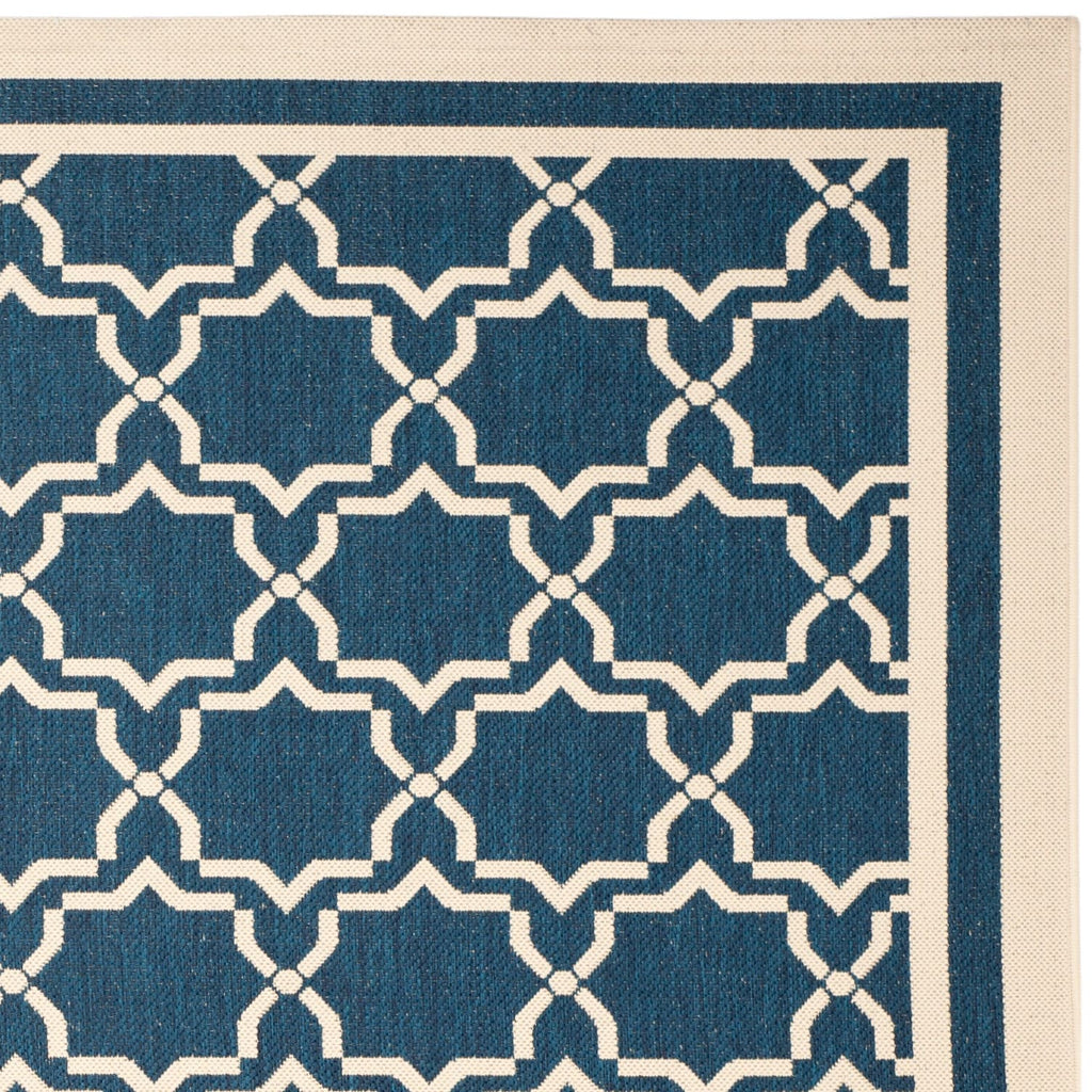 SAFAVIEH Courtyard Thomasina Indoor/ Outdoor Waterproof Patio Backyard Rug