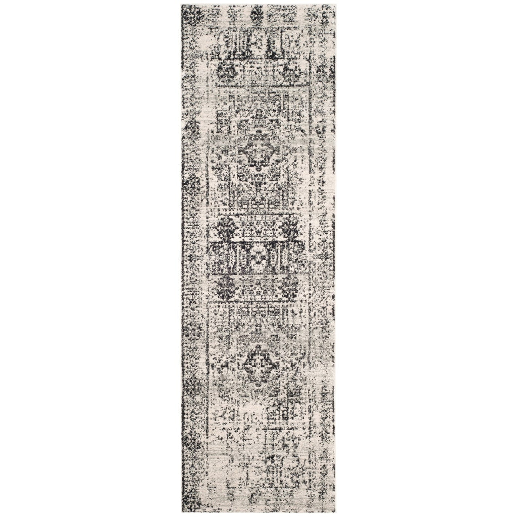 SAFAVIEH Evoke Gioia Vintage Boho Medallion Distressed Rug