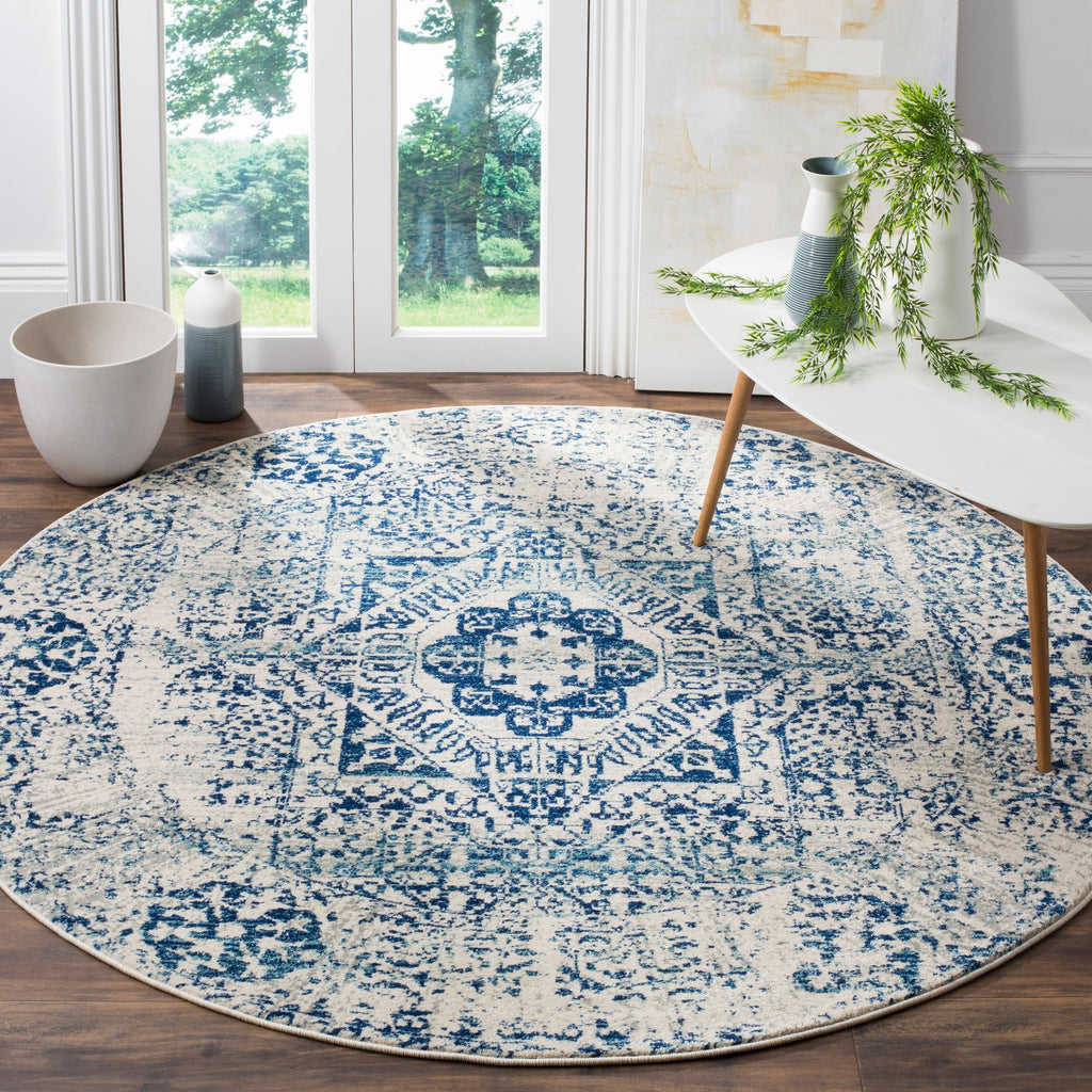 SAFAVIEH Evoke Gioia Vintage Boho Medallion Distressed Rug