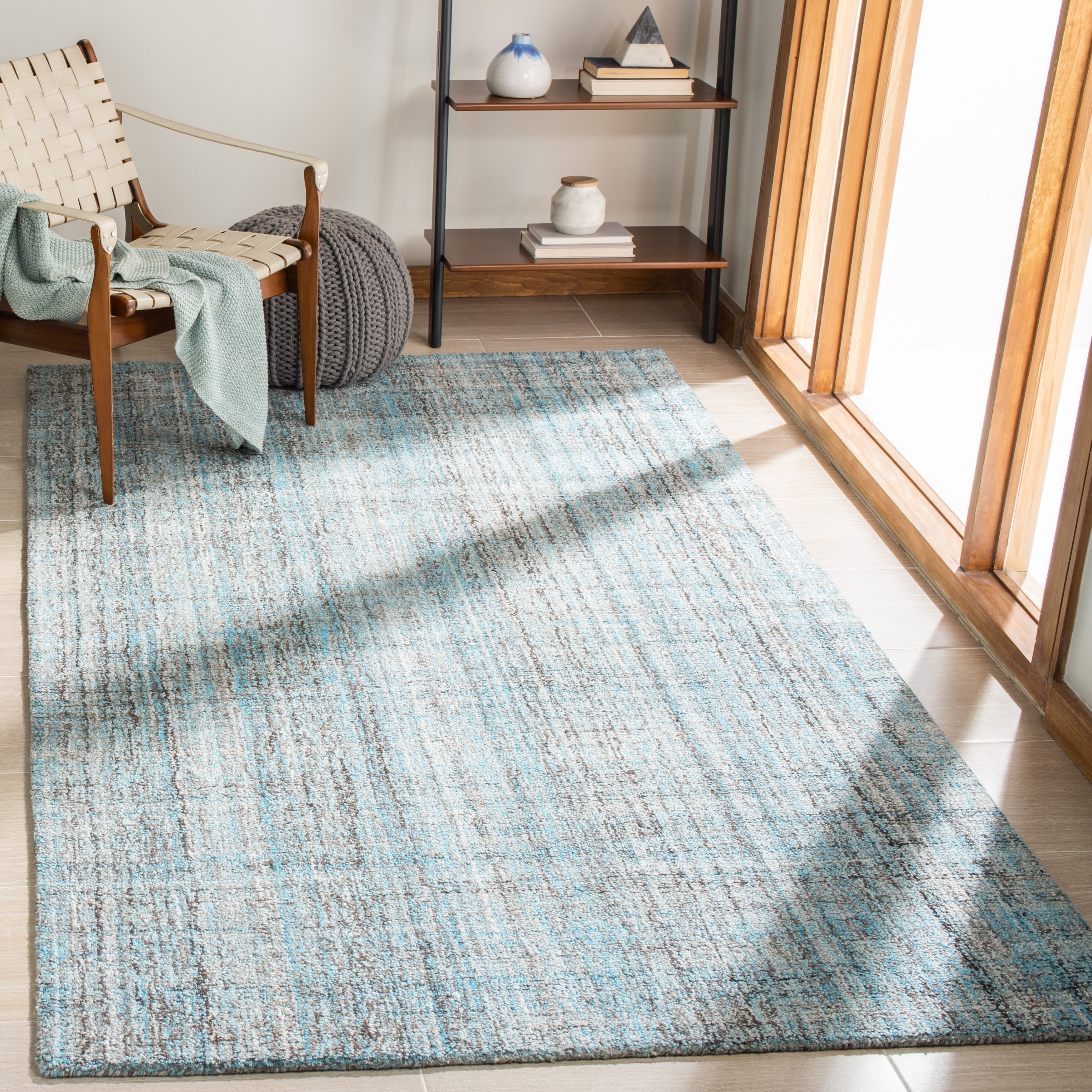 SAFAVIEH Handmade Abstract Coraly Modern Viscose Rug