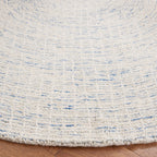 SAFAVIEH Handmade Abstract Maggy Modern Wool Rug