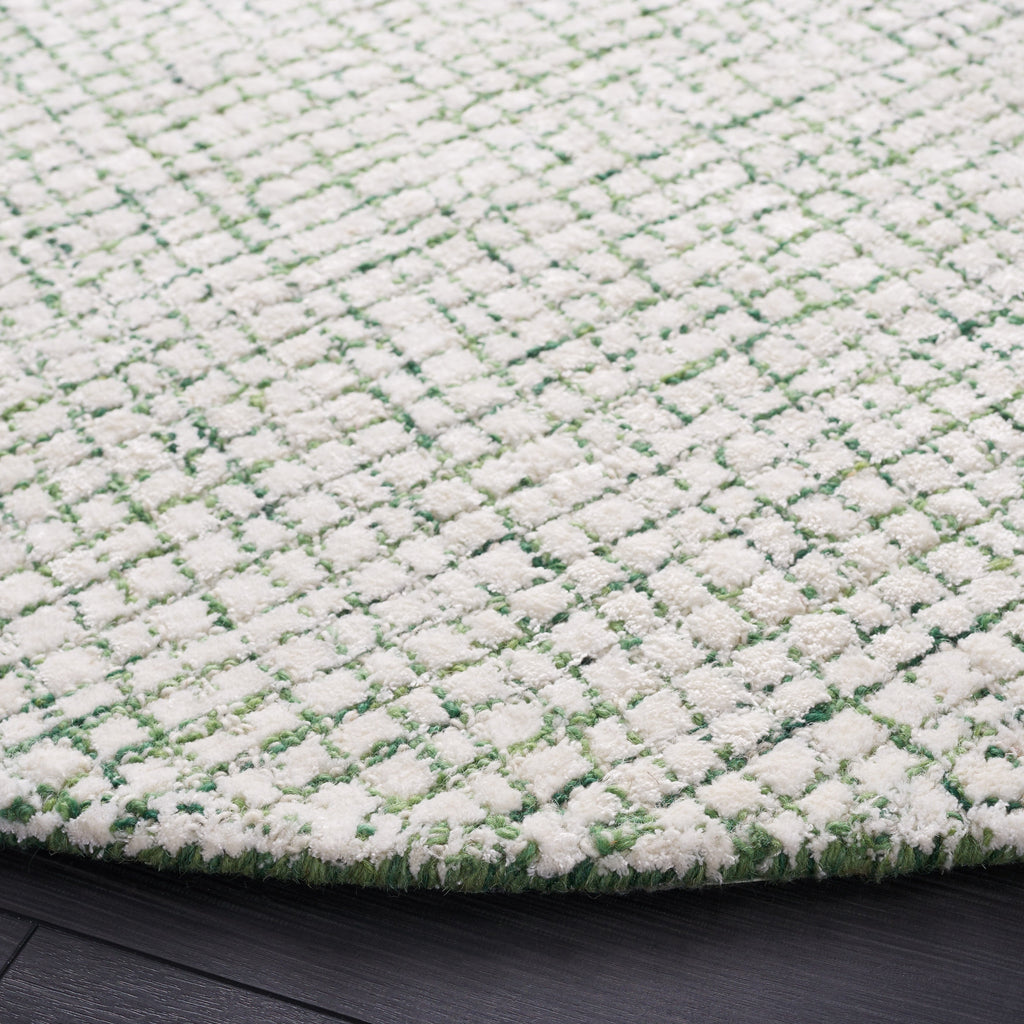 SAFAVIEH Handmade Abstract Marikka Modern Viscose Rug