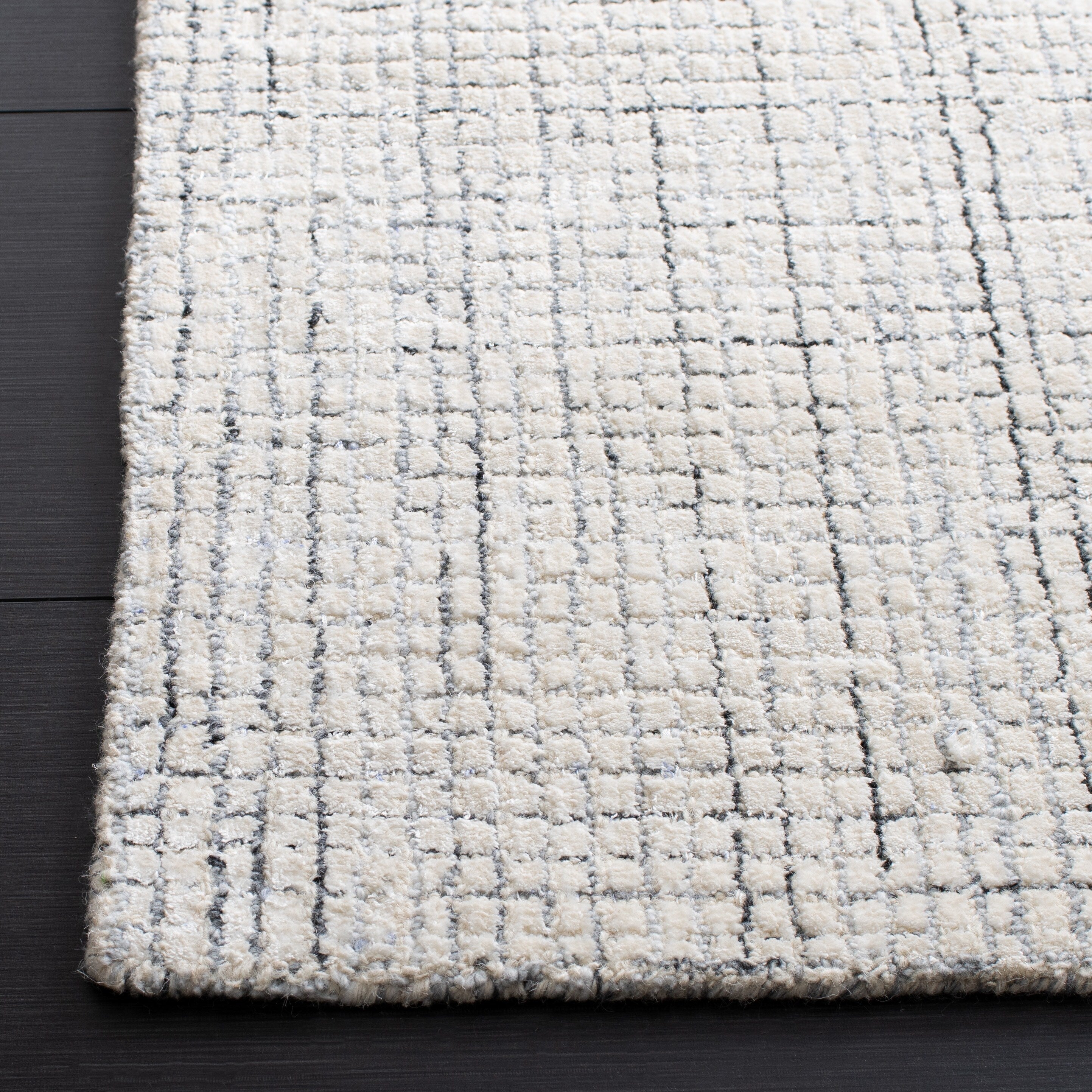 SAFAVIEH Handmade Abstract Marikka Modern Viscose Rug