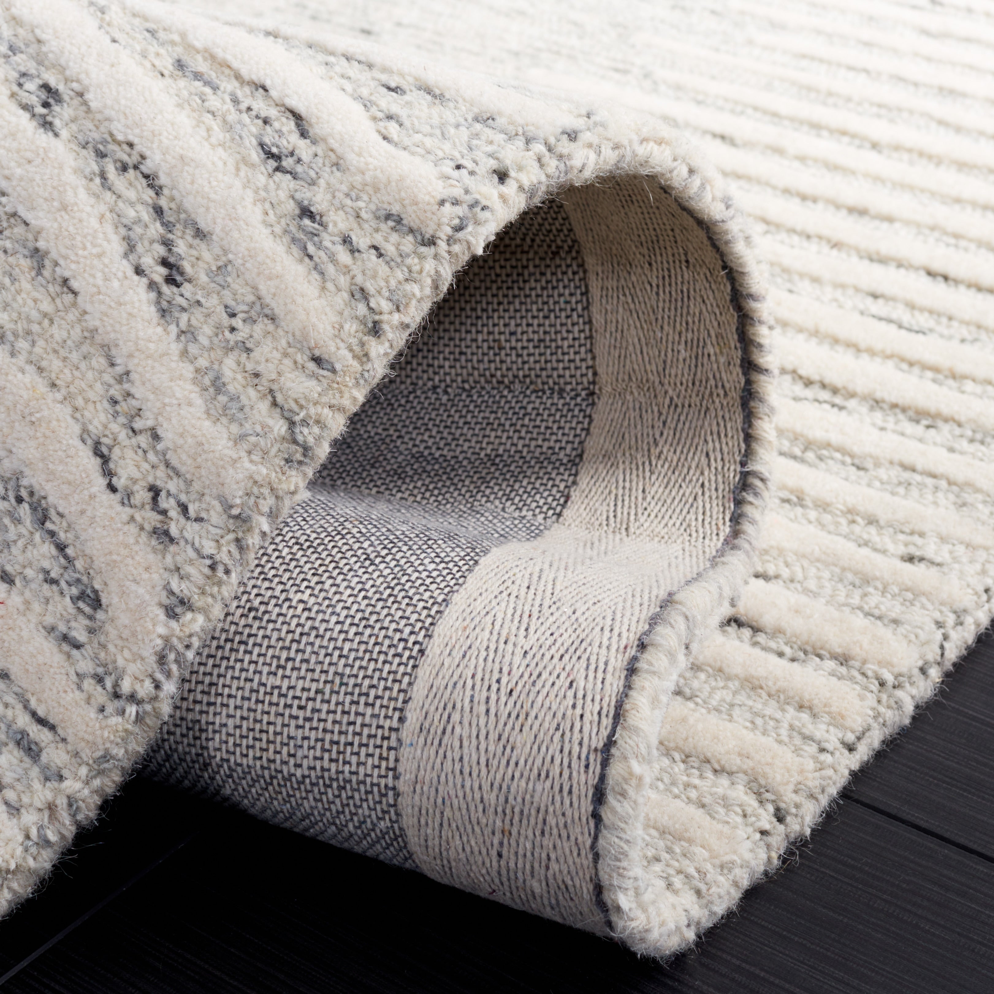 SAFAVIEH Handmade Abstract Sofoula Modern Wool Rug