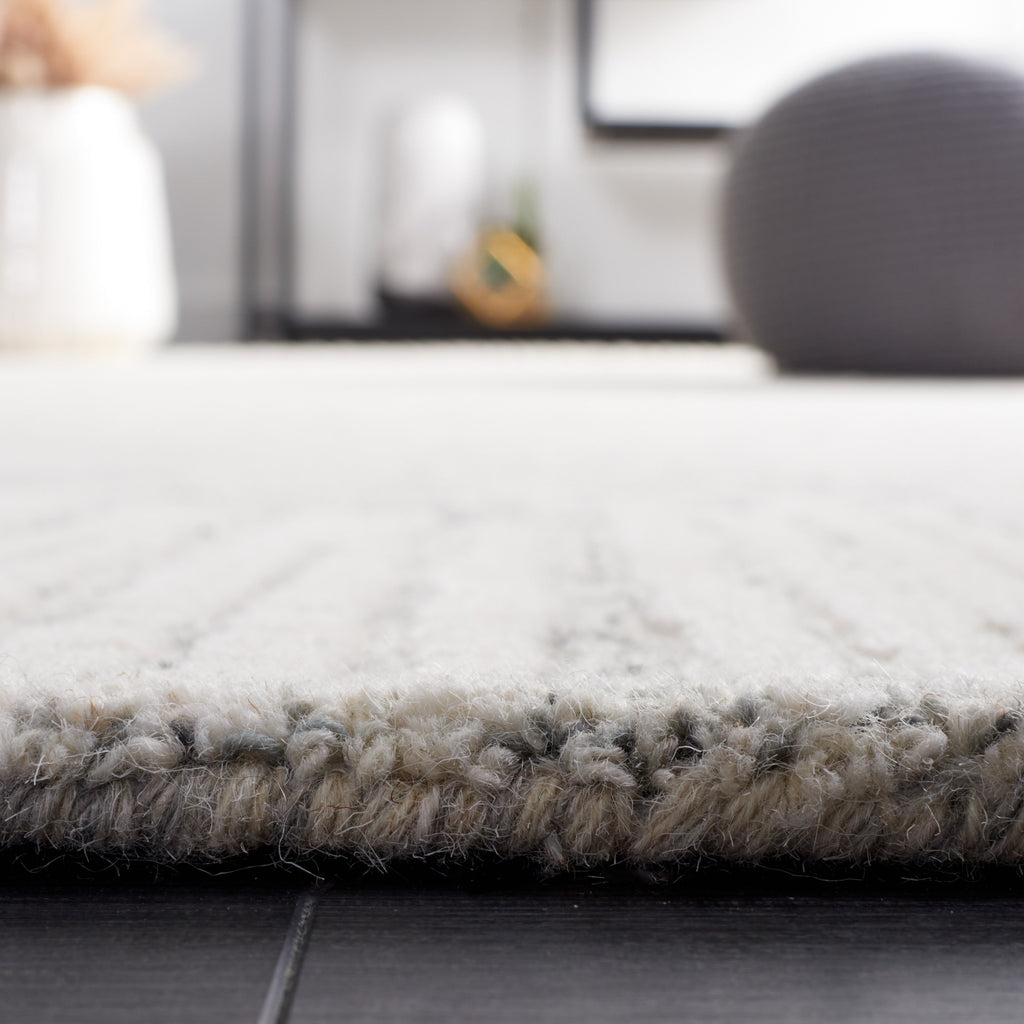 SAFAVIEH Handmade Abstract Sofoula Modern Wool Rug