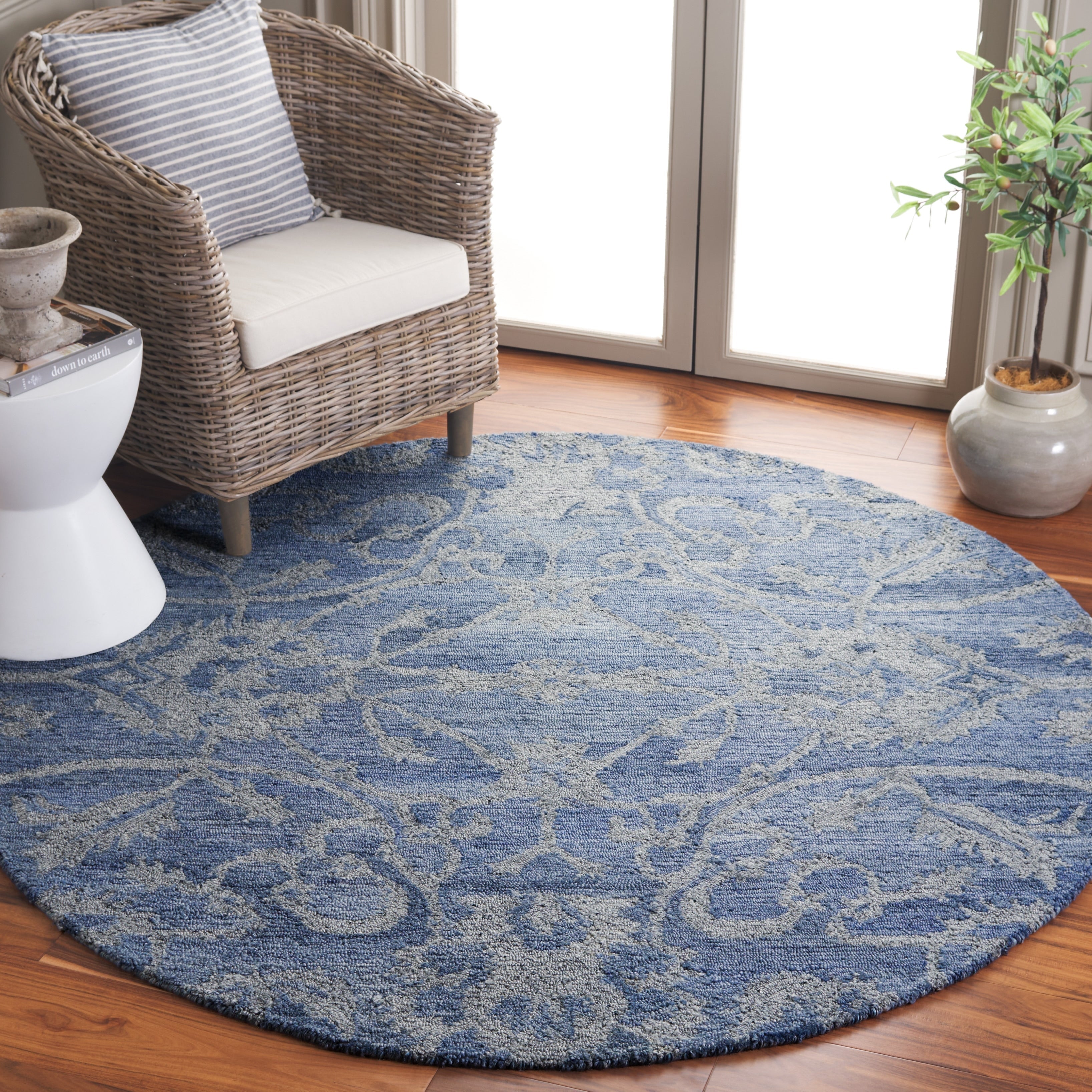 SAFAVIEH Handmade Anatolia Liilia Rug