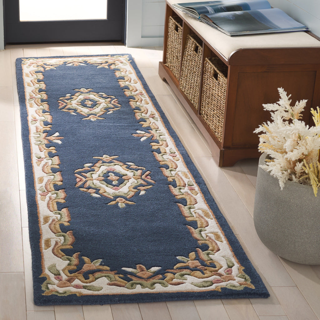 SAFAVIEH Handmade Aubusson Hale Traditional Wool Rug.